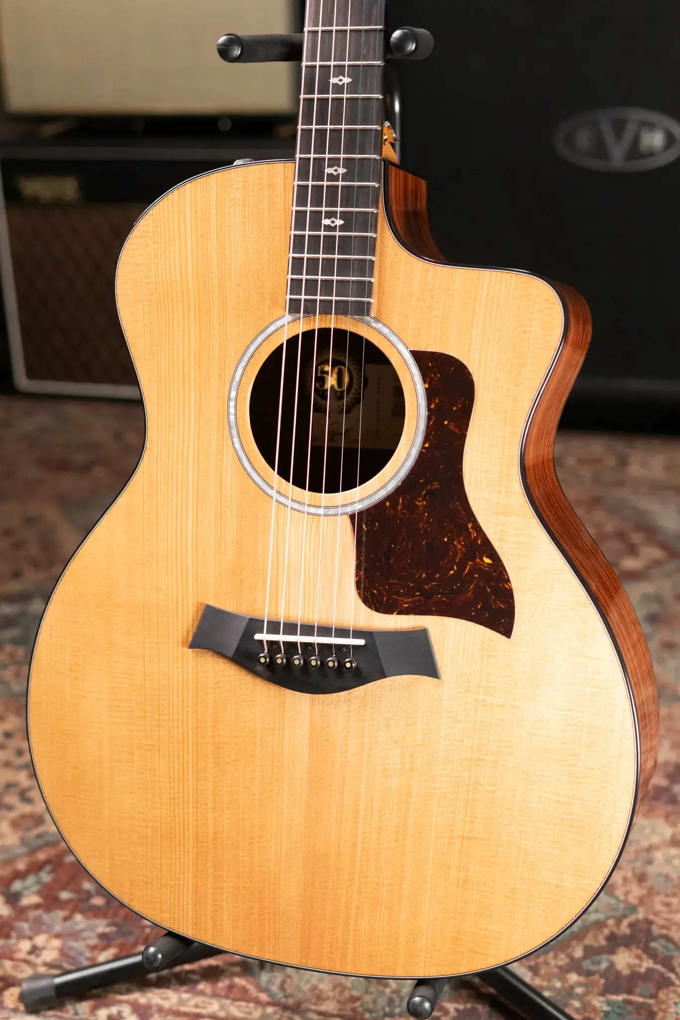 Taylor 214CE エレアコ （管理ワナ） 214ce Layered Walnut Acoustic-Electric Guitar | Taylor Guitars