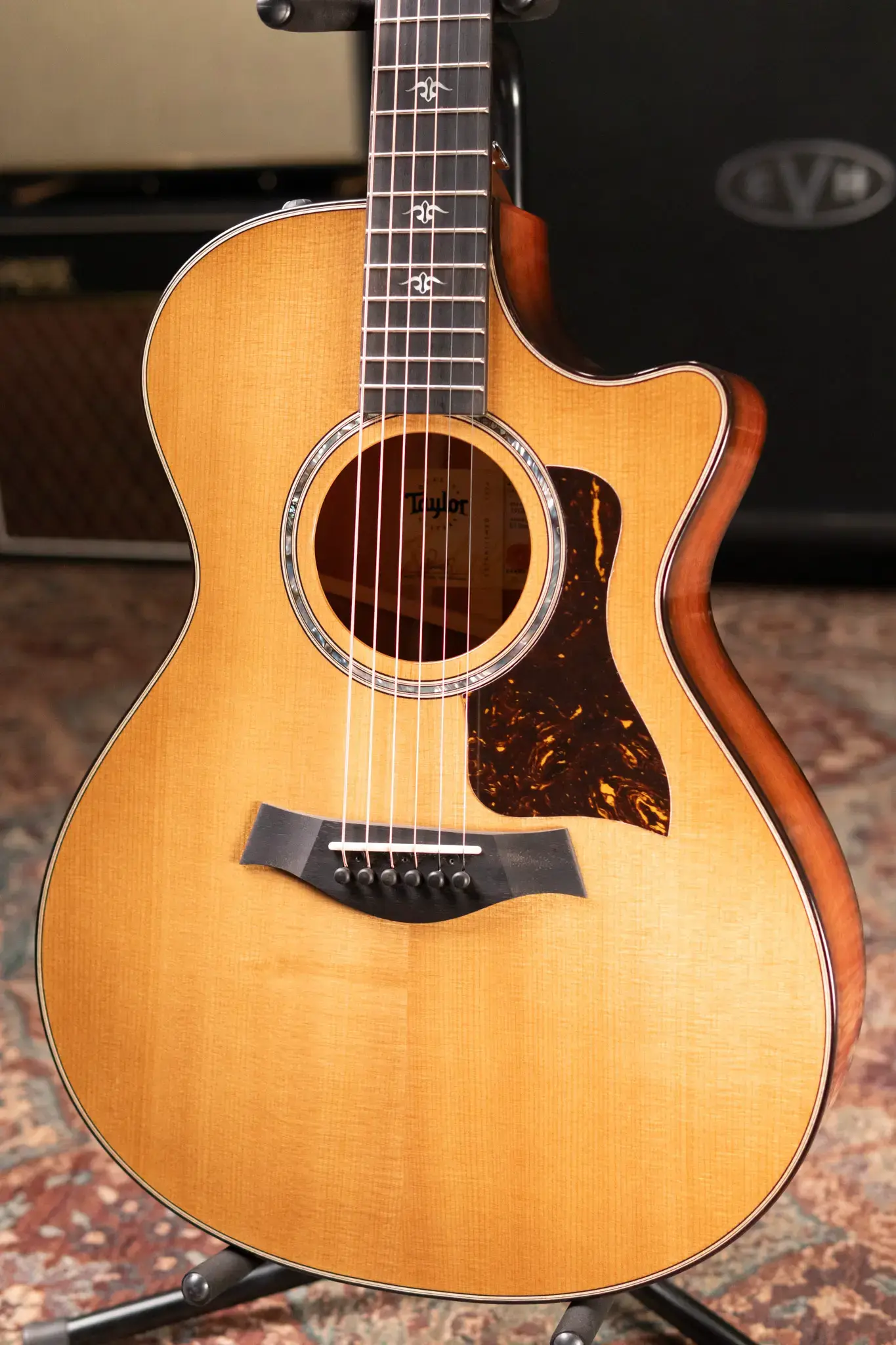 Taylor 512ce Grand Concert Acoustic/Electric Guitar with Hardshell