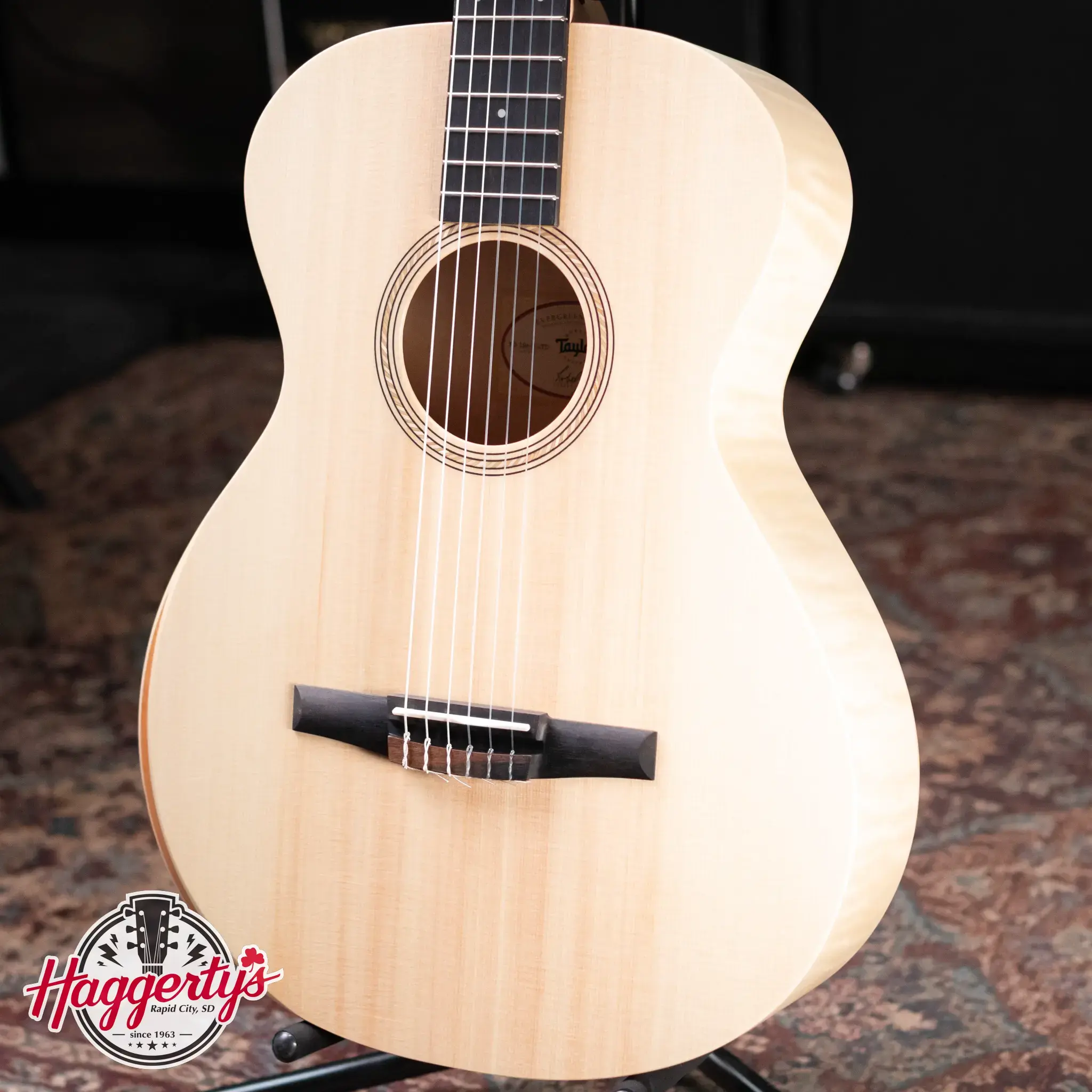 Taylor EG-12e-N LTD Academy Lutz Spruce/Maple Grand Concert
