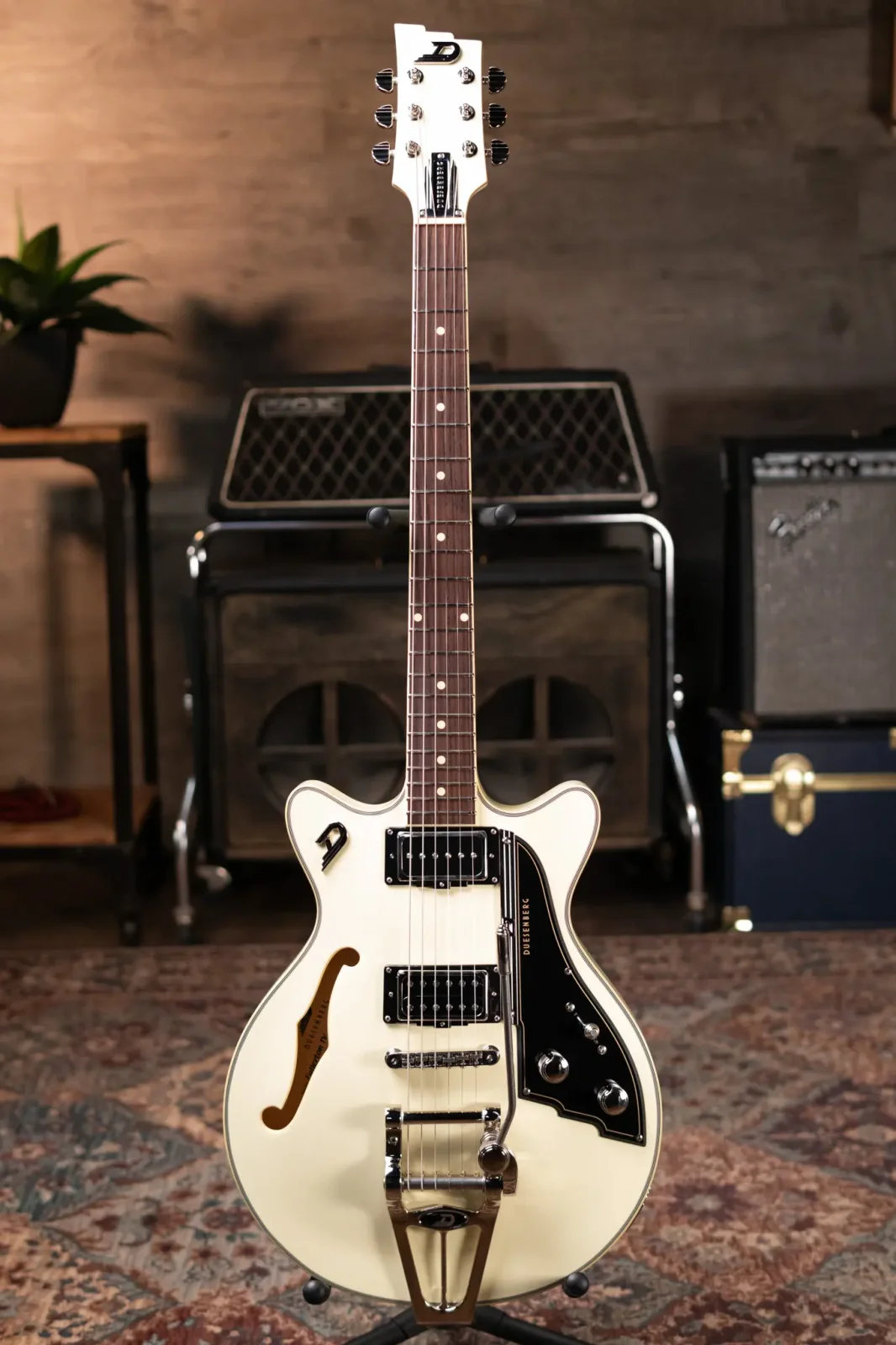 Duesenberg Starplayer TV Fullerton - White with Hardshell