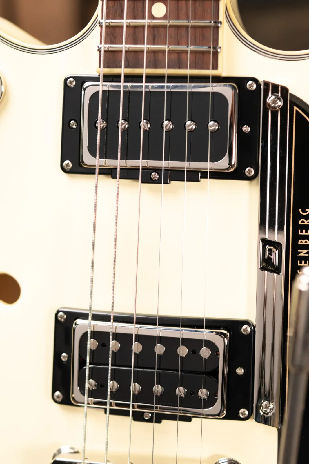 Duesenberg Starplayer TV Fullerton - White with Hardshell