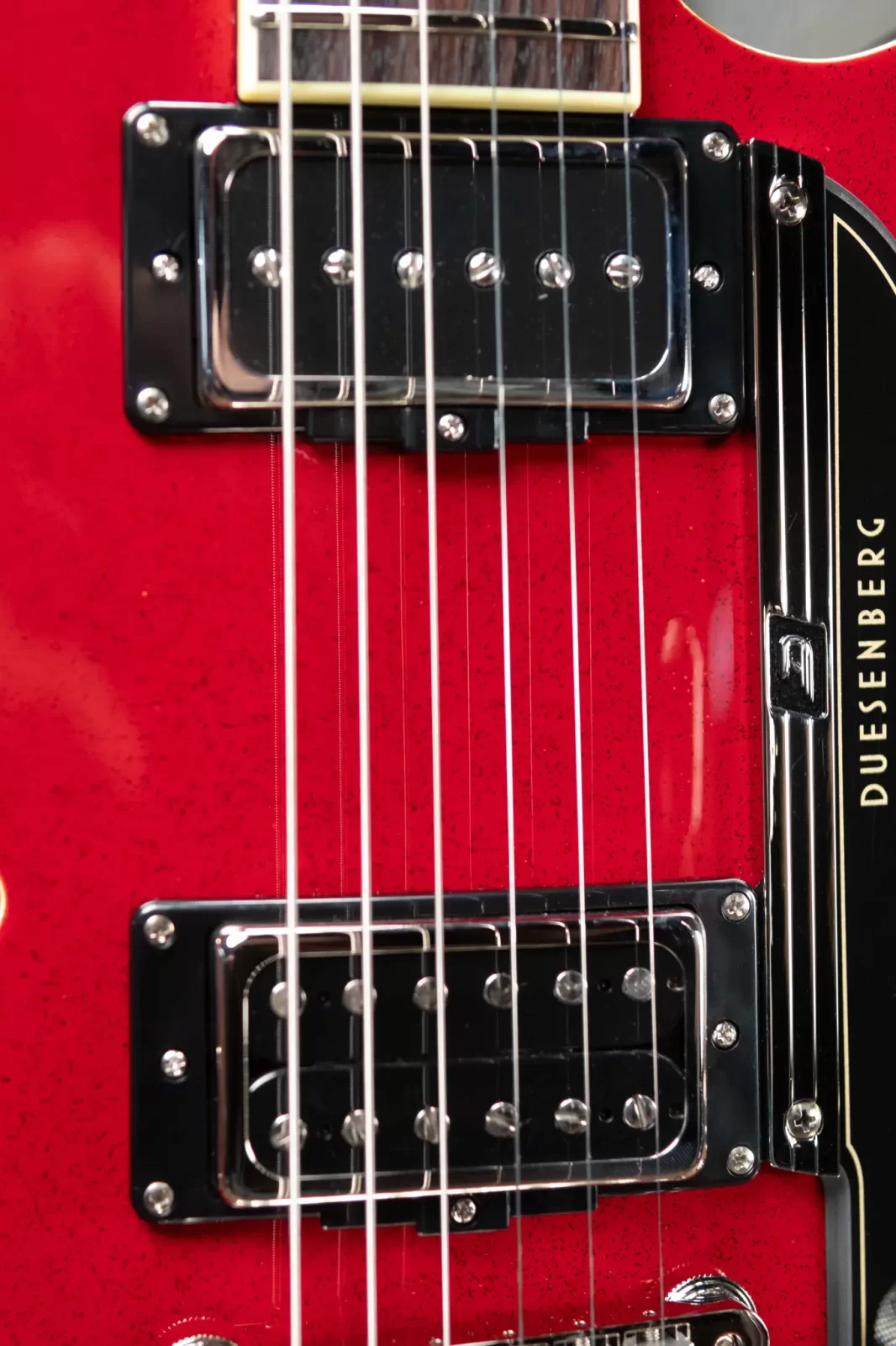 Duesenberg Starplayer TV - Red Sparkle with Hardshell Case Duesenberg Starplayer TV - Red Sparkle with Hardshell Case