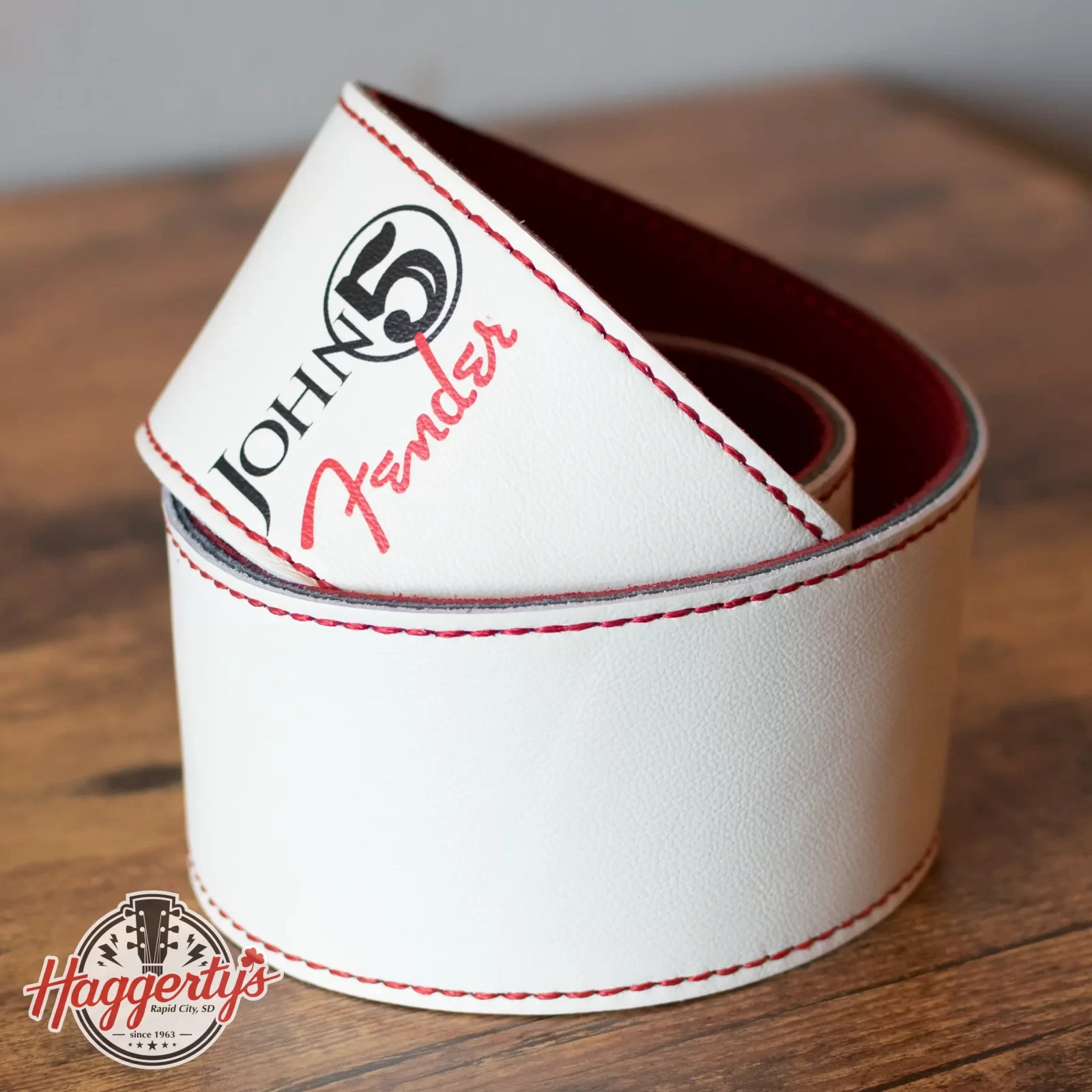Fender Running Logo Strap Black/White Logo 2" - Curea Chitară