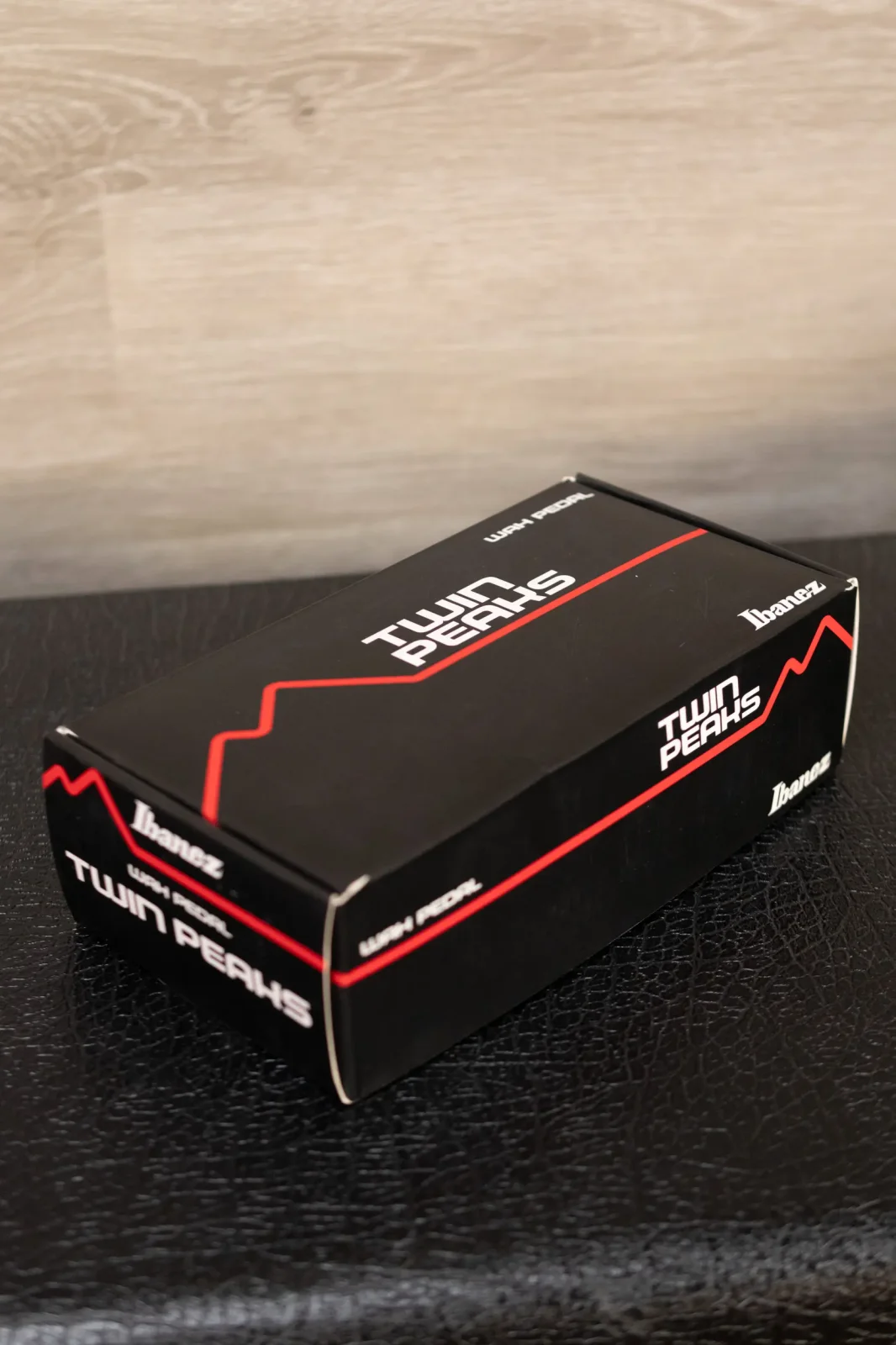 Ibanez TWIN PEAKS ワウ Amazon.com: Ibanez TWP10 Twin Peaks Wah Pedal : Musical