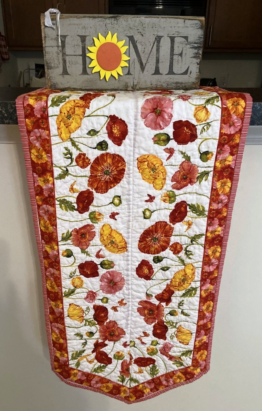Border print table runner