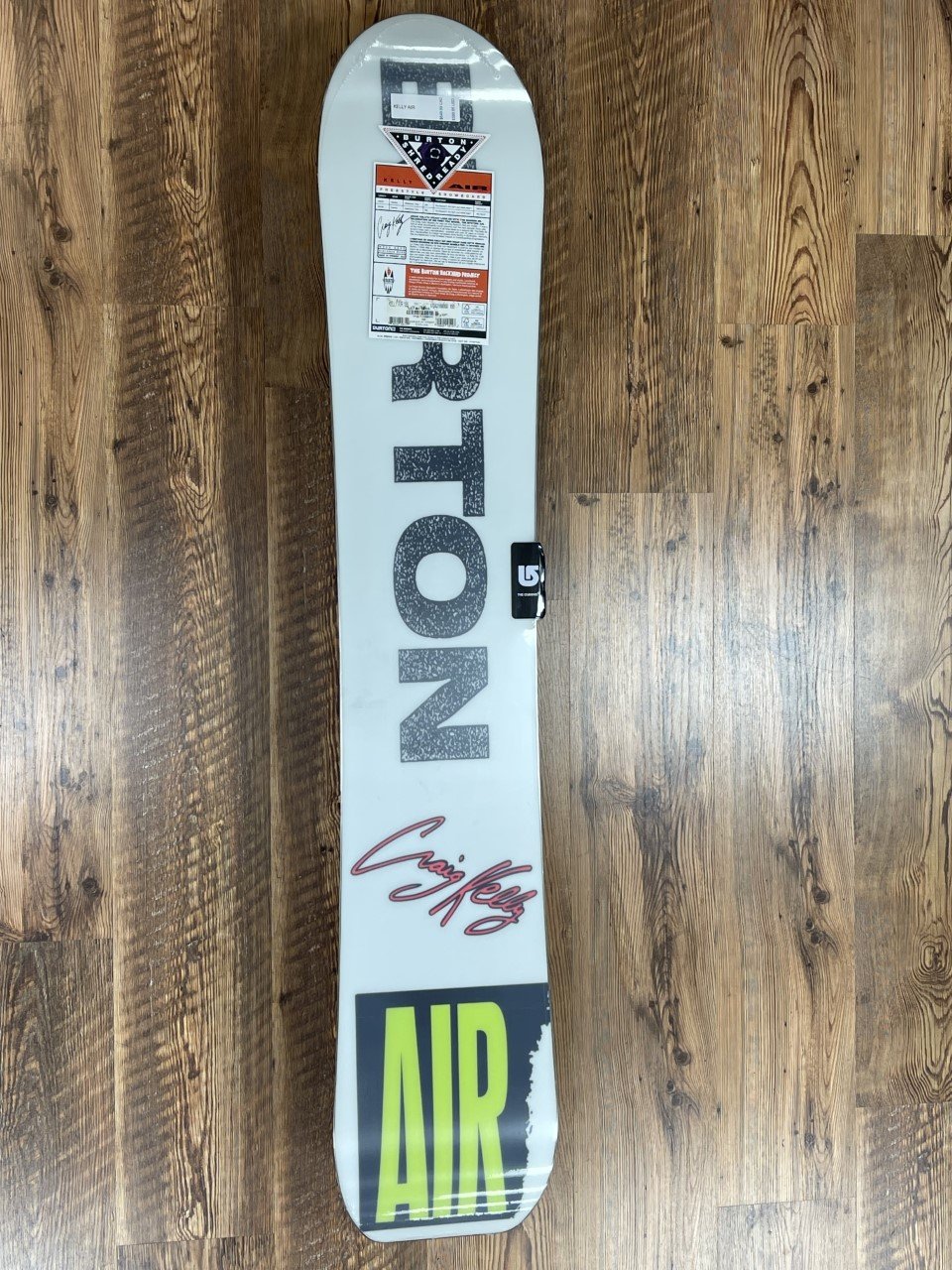未使用 Burton BackyardProject Kelly Air 155 Burton Retro 1995 Kelly Air Camber Snowboard | Burton.com
