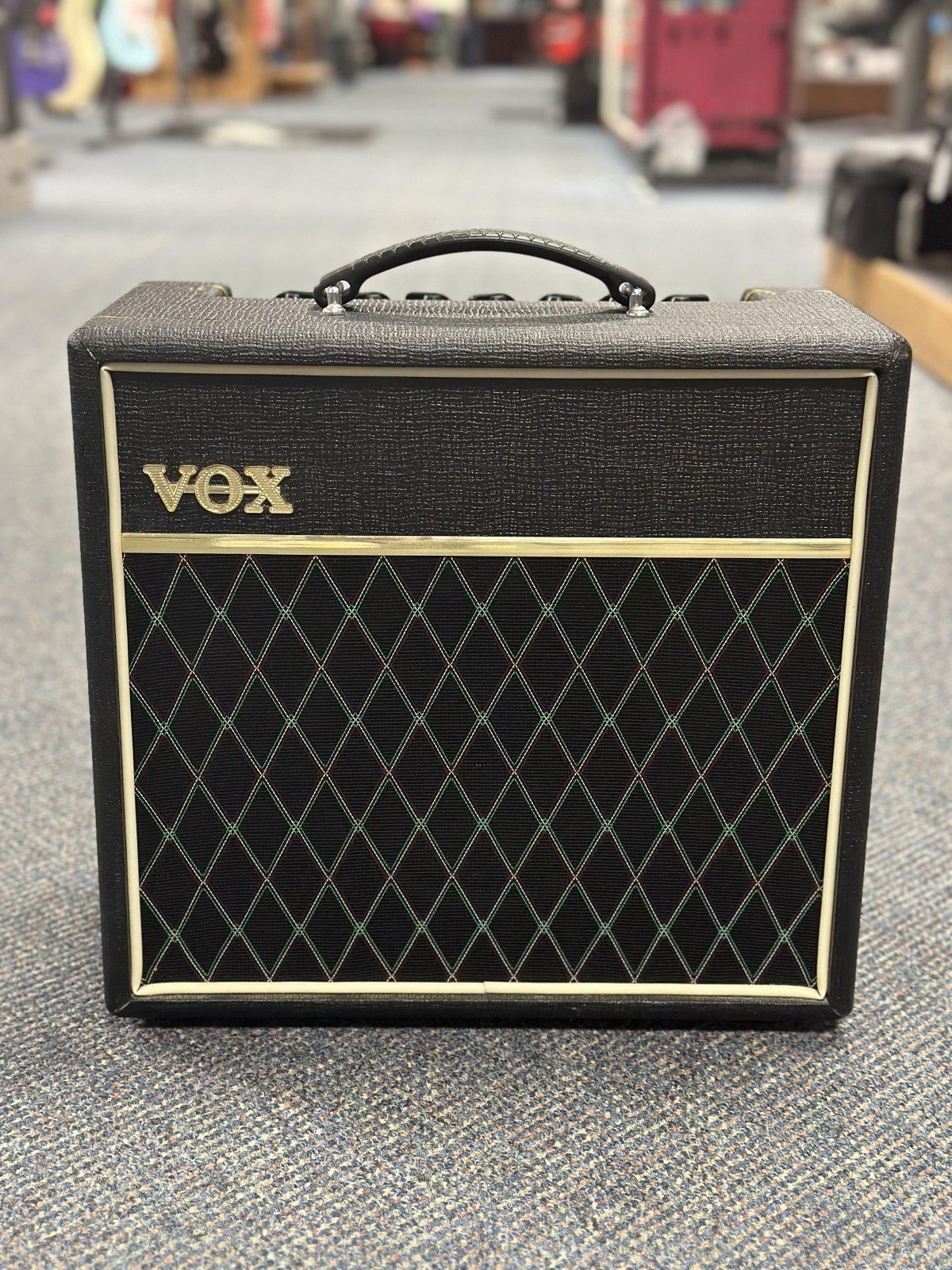 雑誌で紹介された Vox Pathfinder 15 15-Watt 1x8 Guitar Practice Amp (used) その他