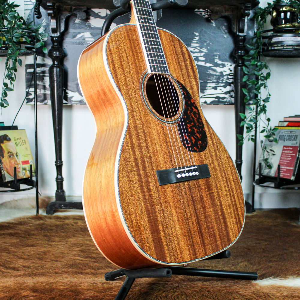 Larrivee OOO-44 Custom All-Solid Mahogany Acoustic Guitar w/ Hardshell Case - Gloss Natural Mahogany