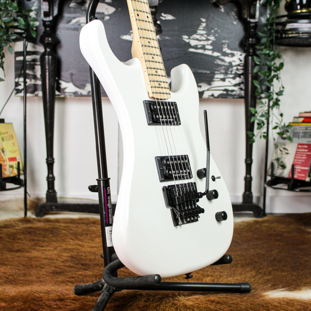 Preowned 2021 Kramer Pacer Vintage - Pearl White w/ Kramer Gig Bag & Box