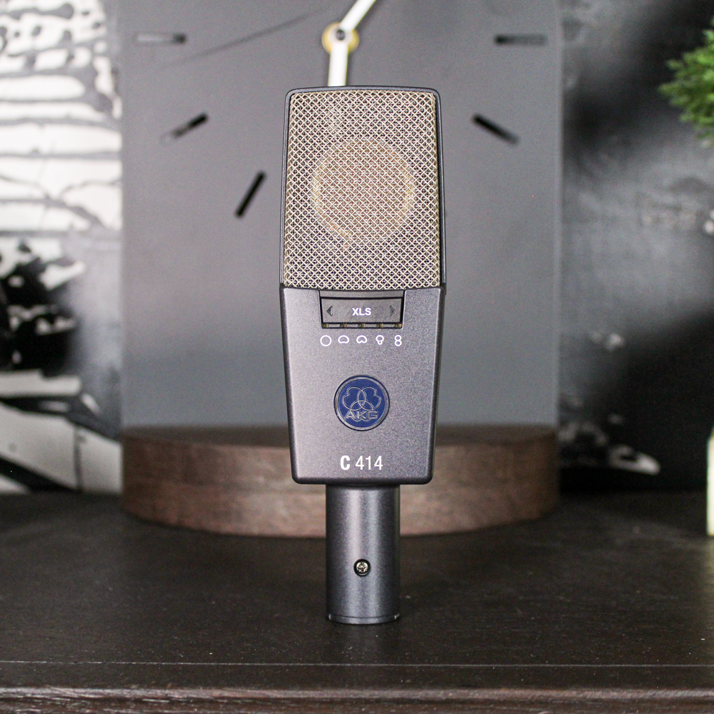 Preowned AKG C414 XLS Large Diaphragm Multipattern Condenser Microphone w/ Case & Shockmount