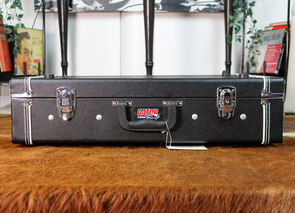 Preowned Gator Cases Gig Box Jr. All-In-One Pedalboard w/ 3x Guitar Stand