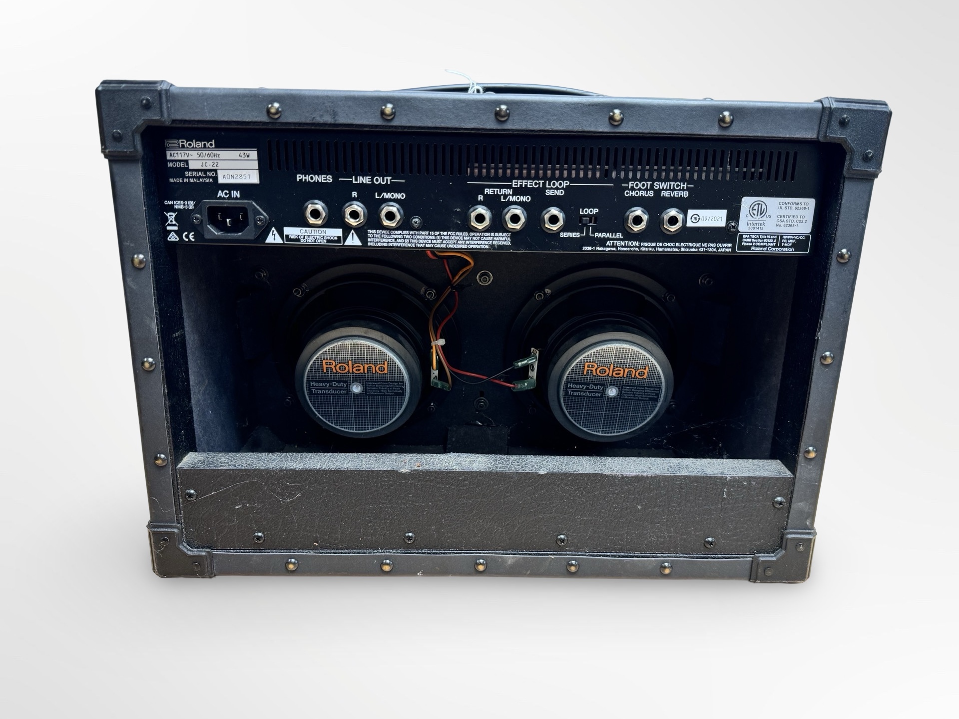 【美品】ROLAND JC-22 Jazz Chorus Roland's JC-22 Jazz Chorus | Vintage Guitar® magazine