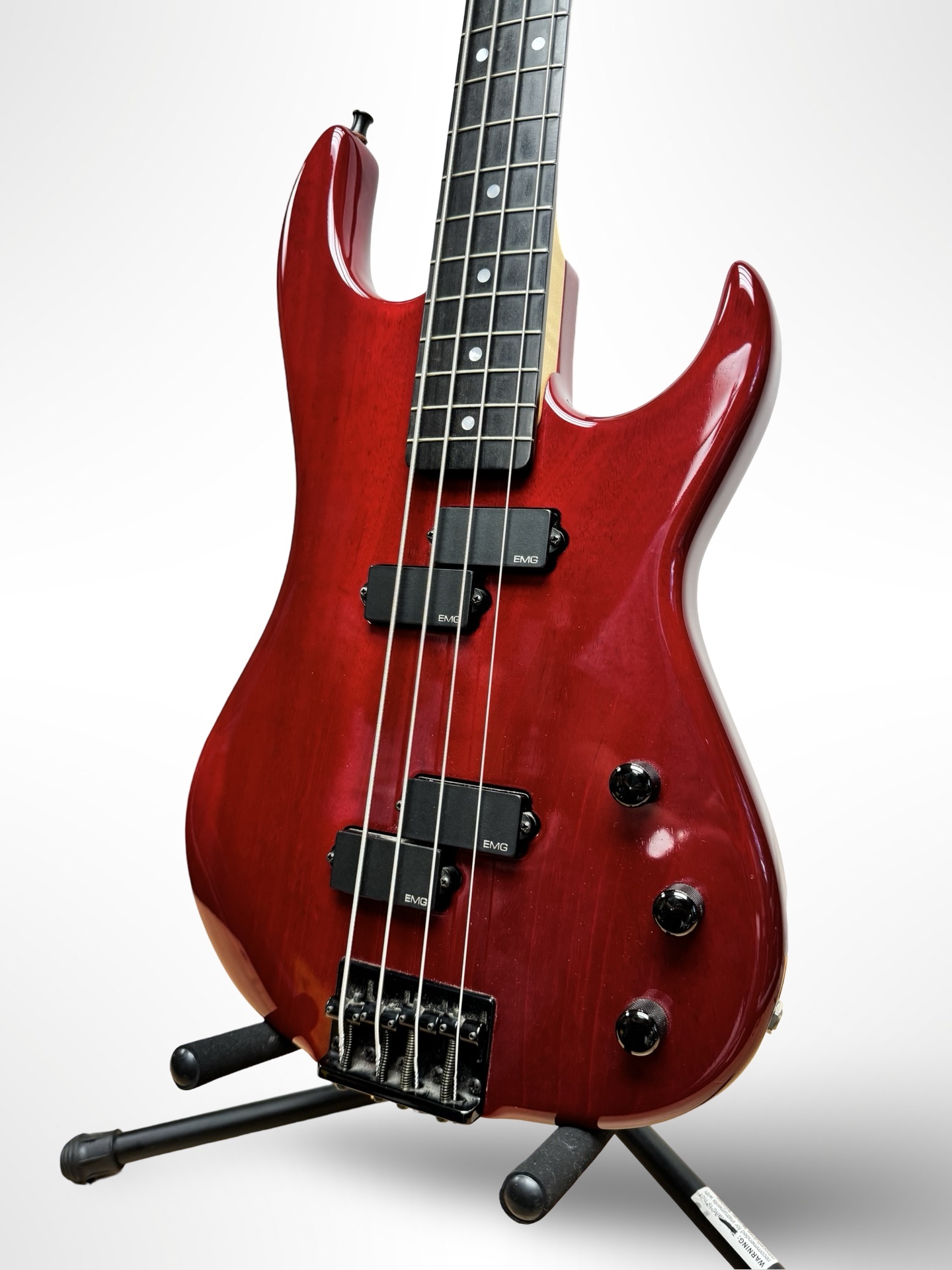 Valley_Arts_Custom_Pro_4_Strin