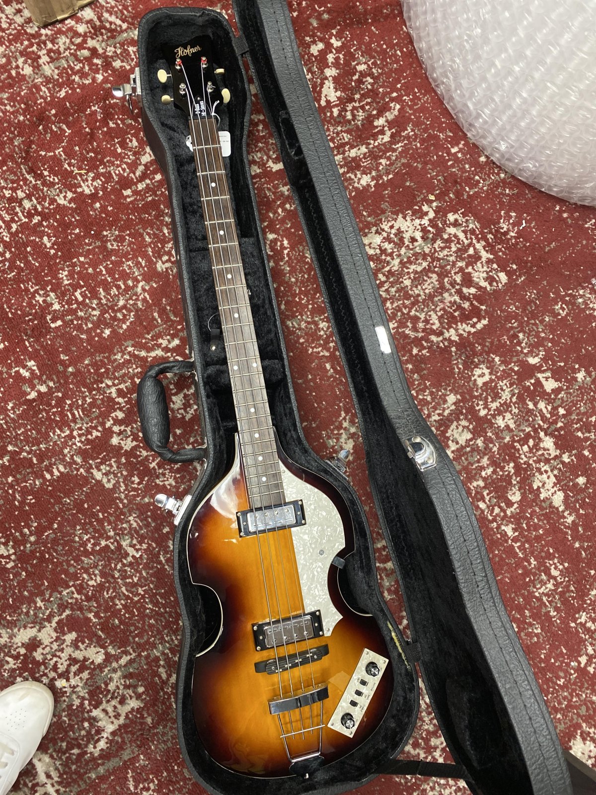 Hofner B-BASS hi-series Beatle Violin Bass