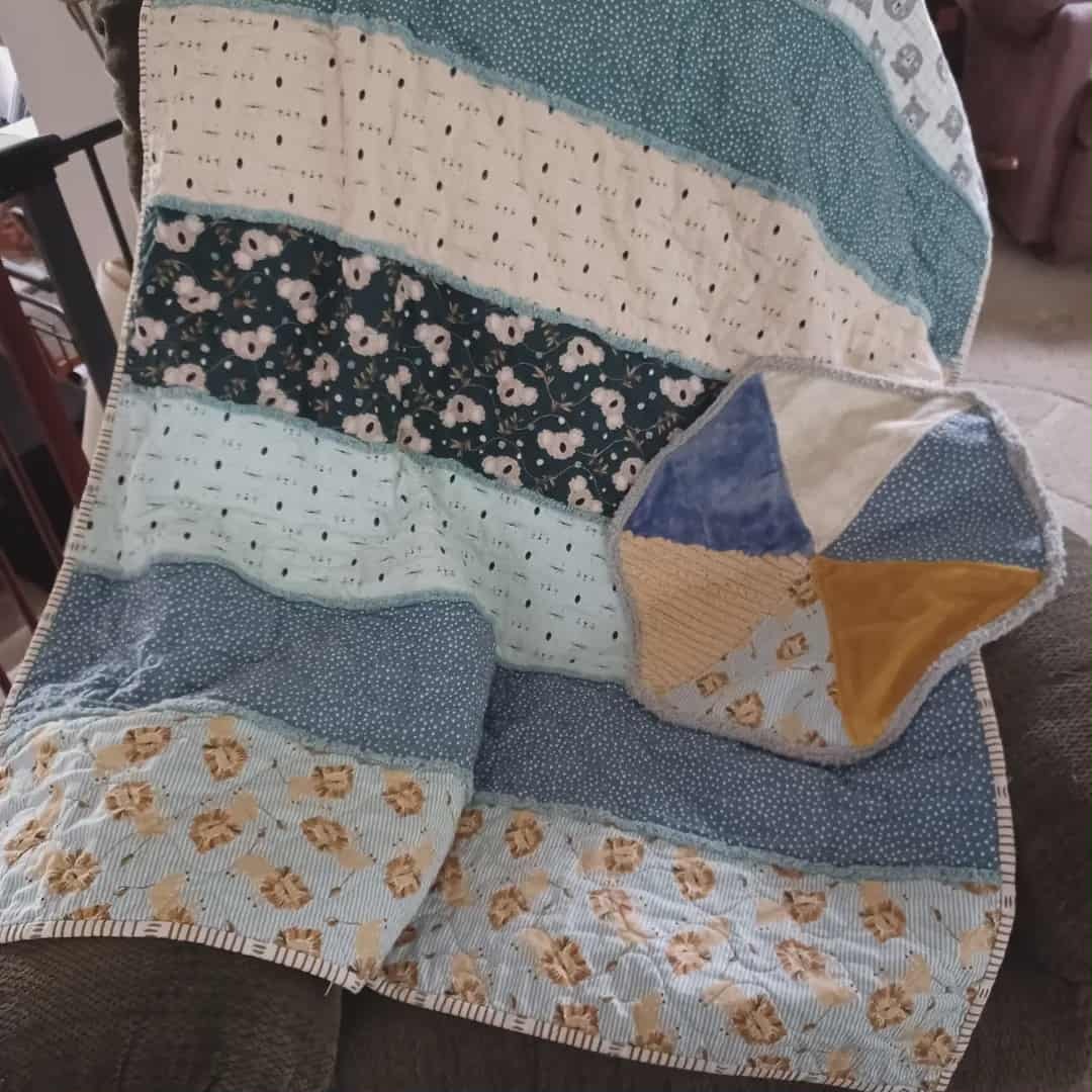 Strip Quilt Flannel Back ft. Chenille-It  40 x 50 SHOP SAMPLE