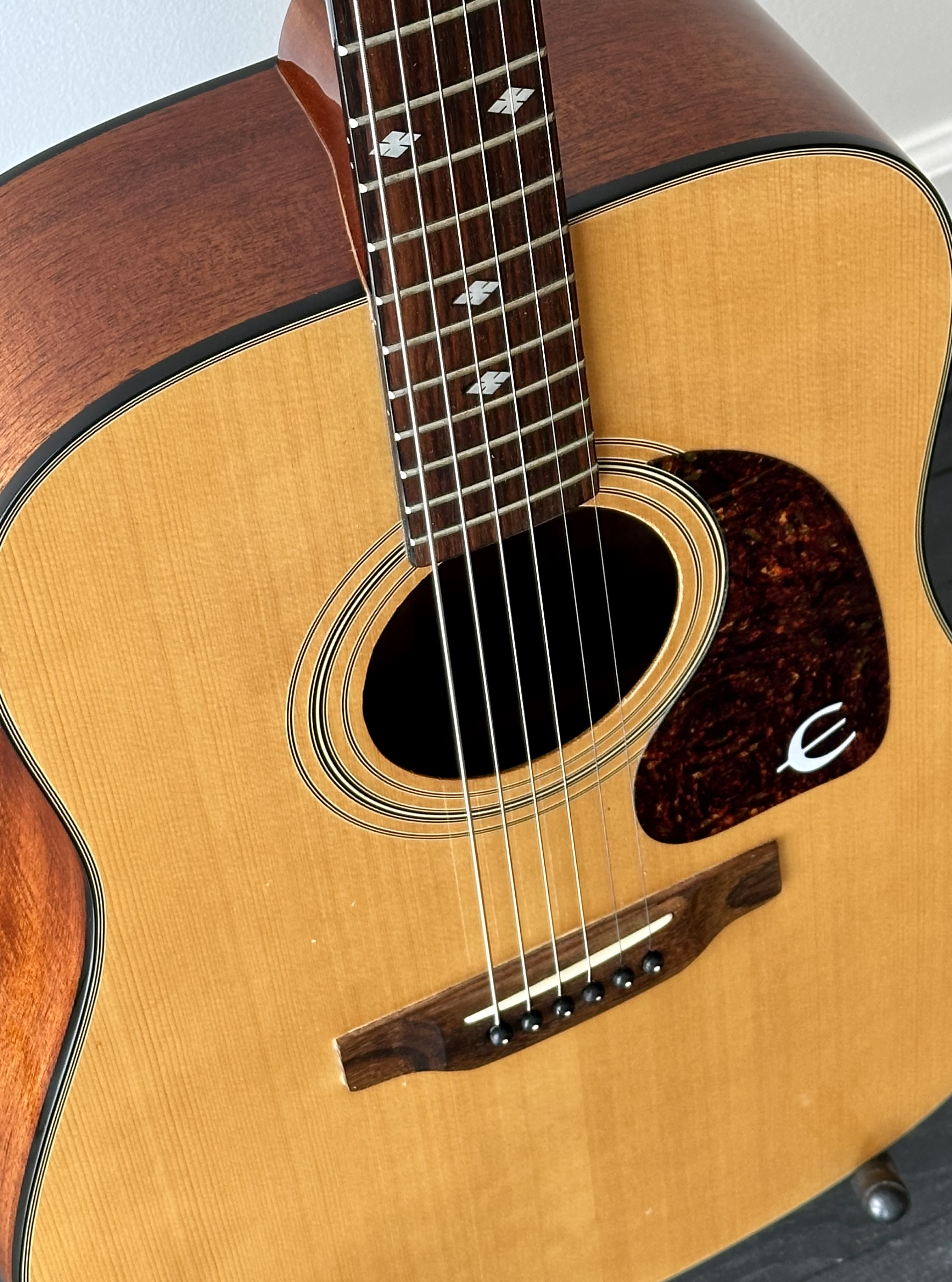 Epiphone エピフォン アコースティックギターPR-350 Epiphone PR-350 - What To Know & Where To Buy | Equipboard