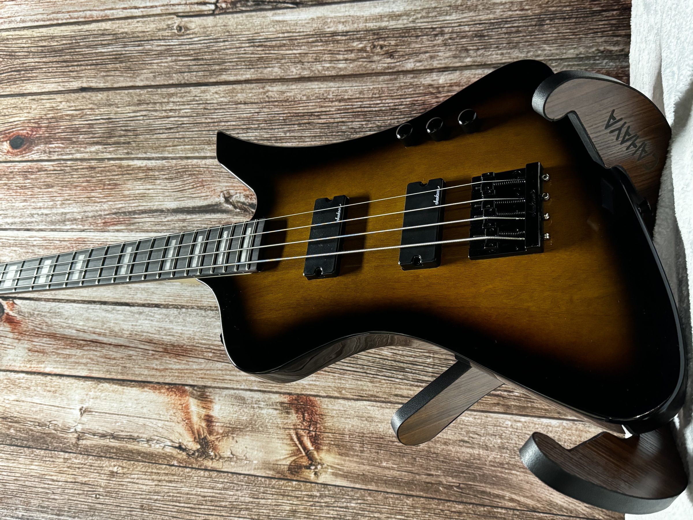 tobacco burst bass Jackson JS Series Kelly Bird Bass JS2 Tobacco Burst