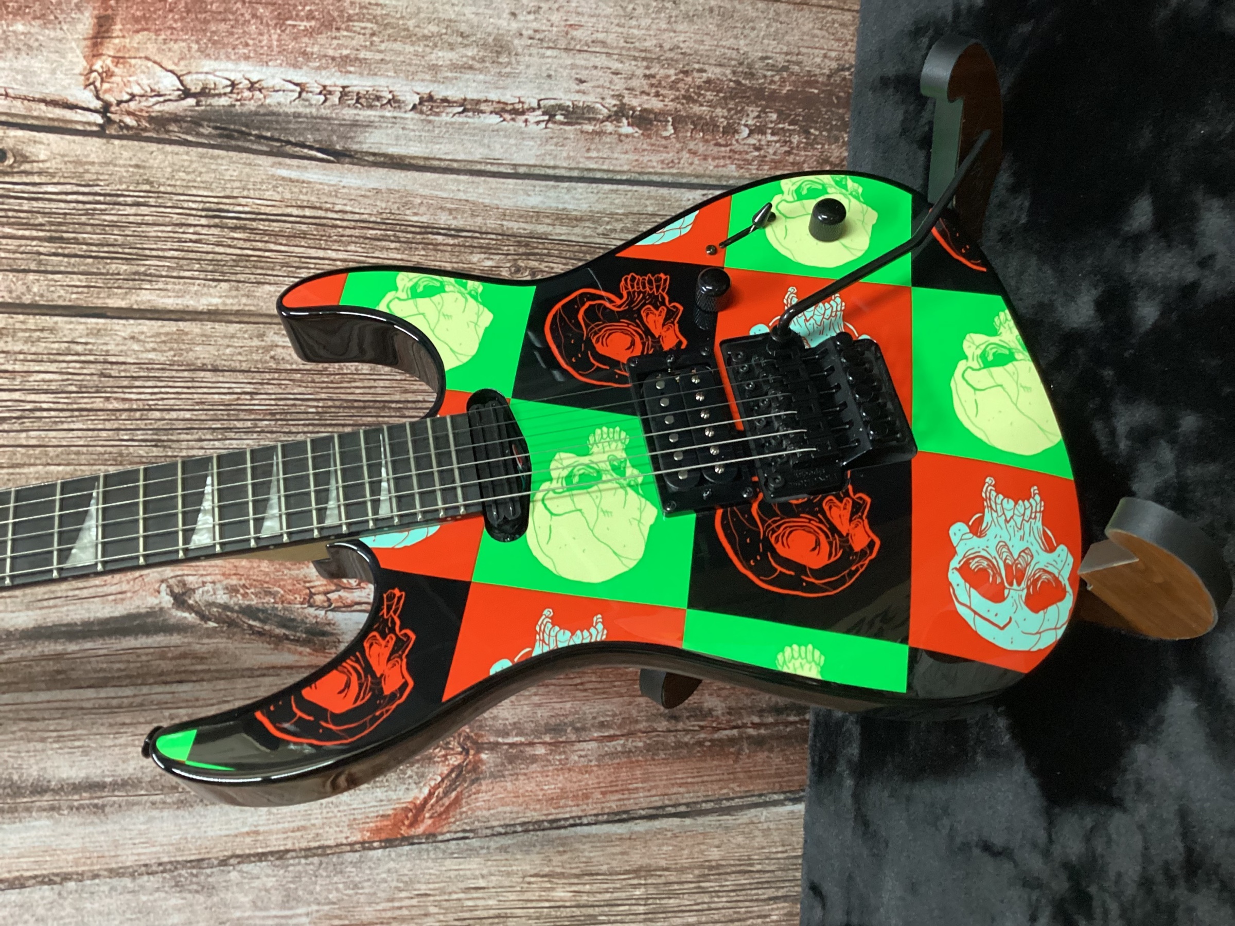 Amazon.com: Jackson X Series DK1 H Skull Kaos Bundle with