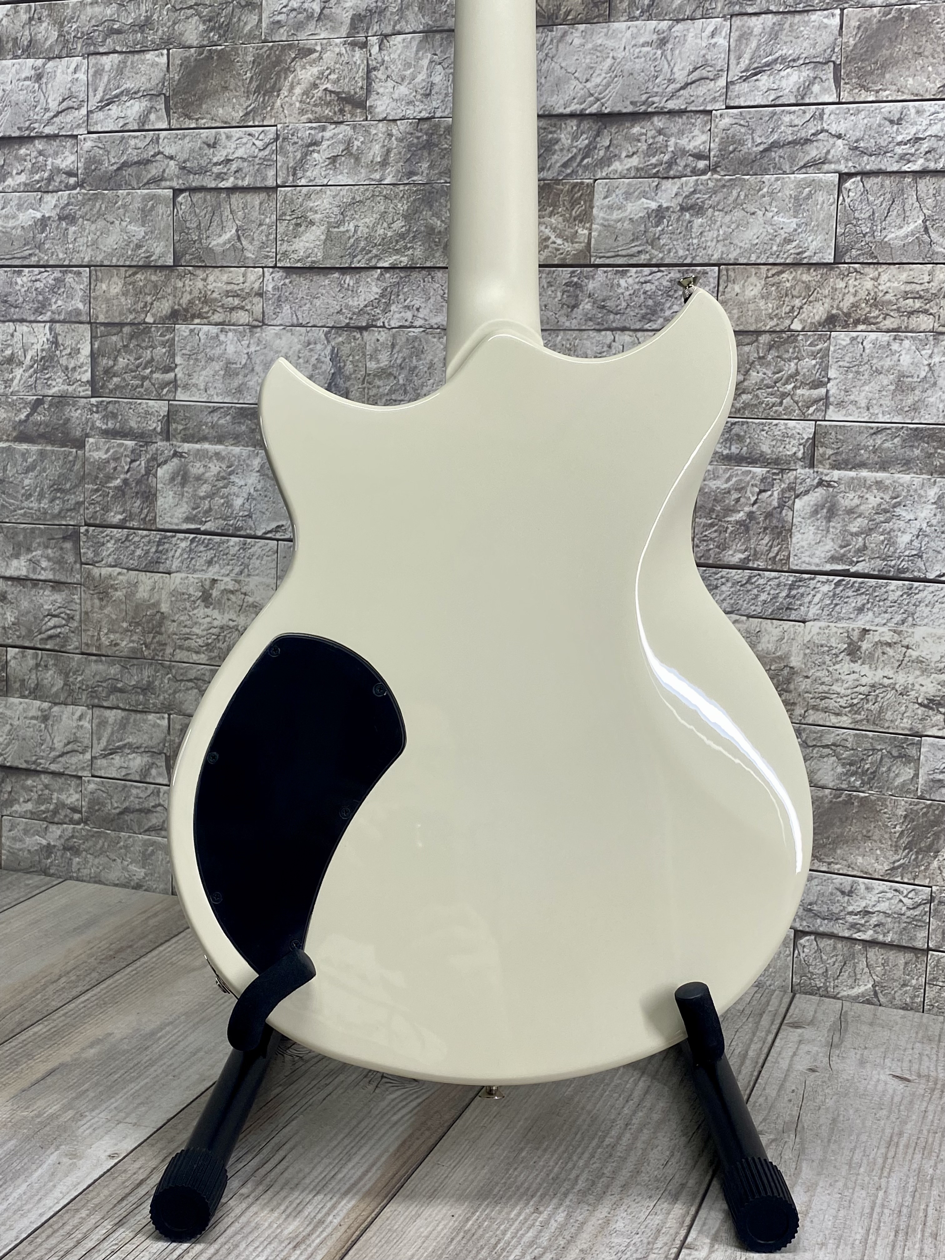 Yamaha #RSE20 VW - Revstar II Element Series Electric Guitar