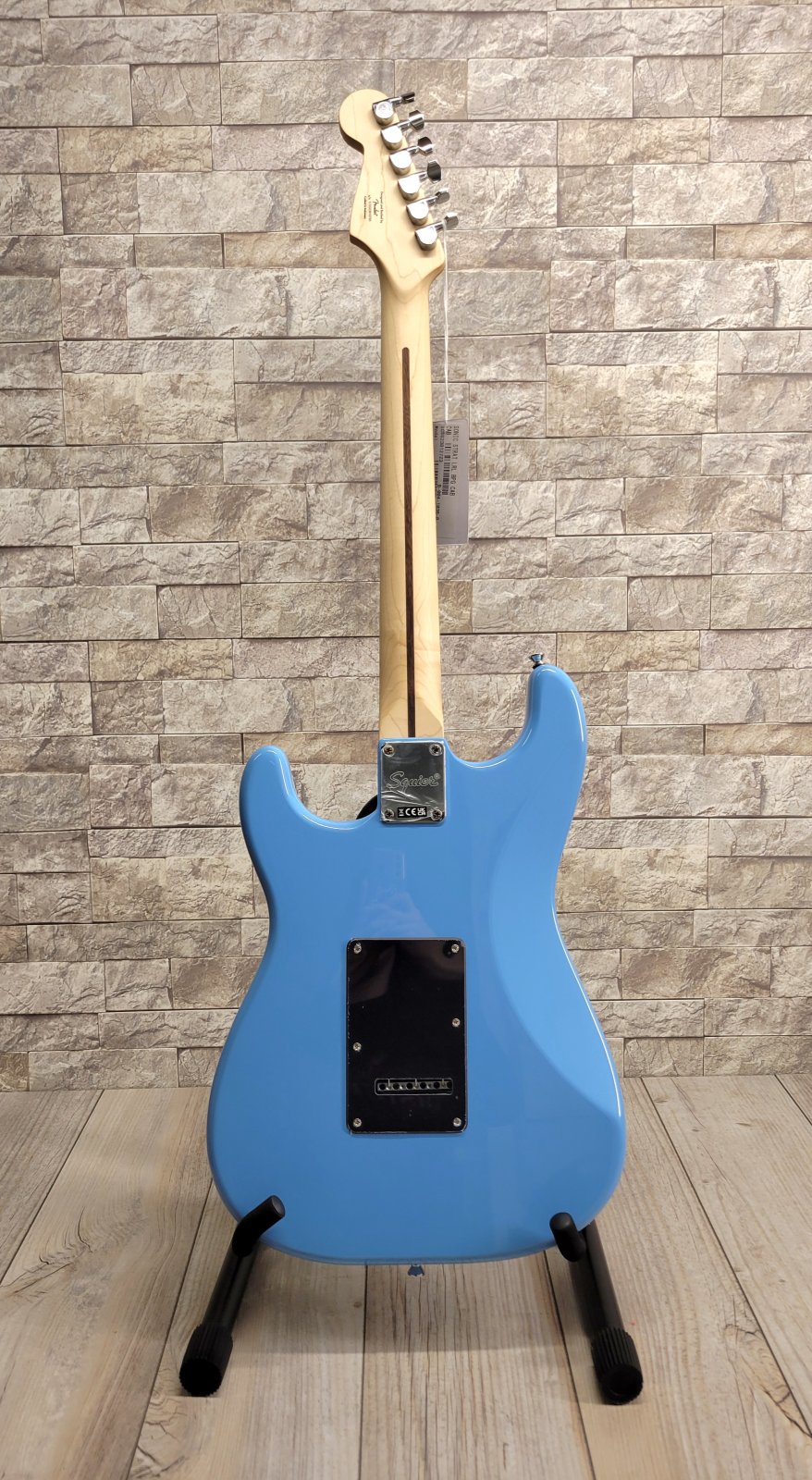 Squier #0373151526 - Sonic Stratocaster, Laurel Fingerboard, Black