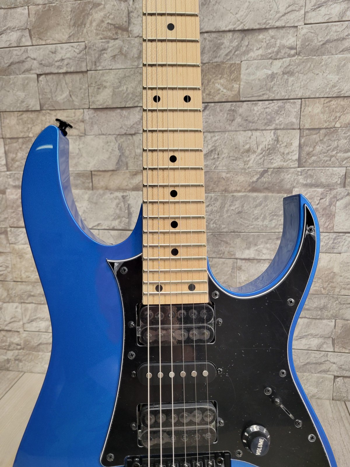 I banez RG 550 年代物 極薄ネックの進化系！Ibanez RG550がクールな日本製で登場