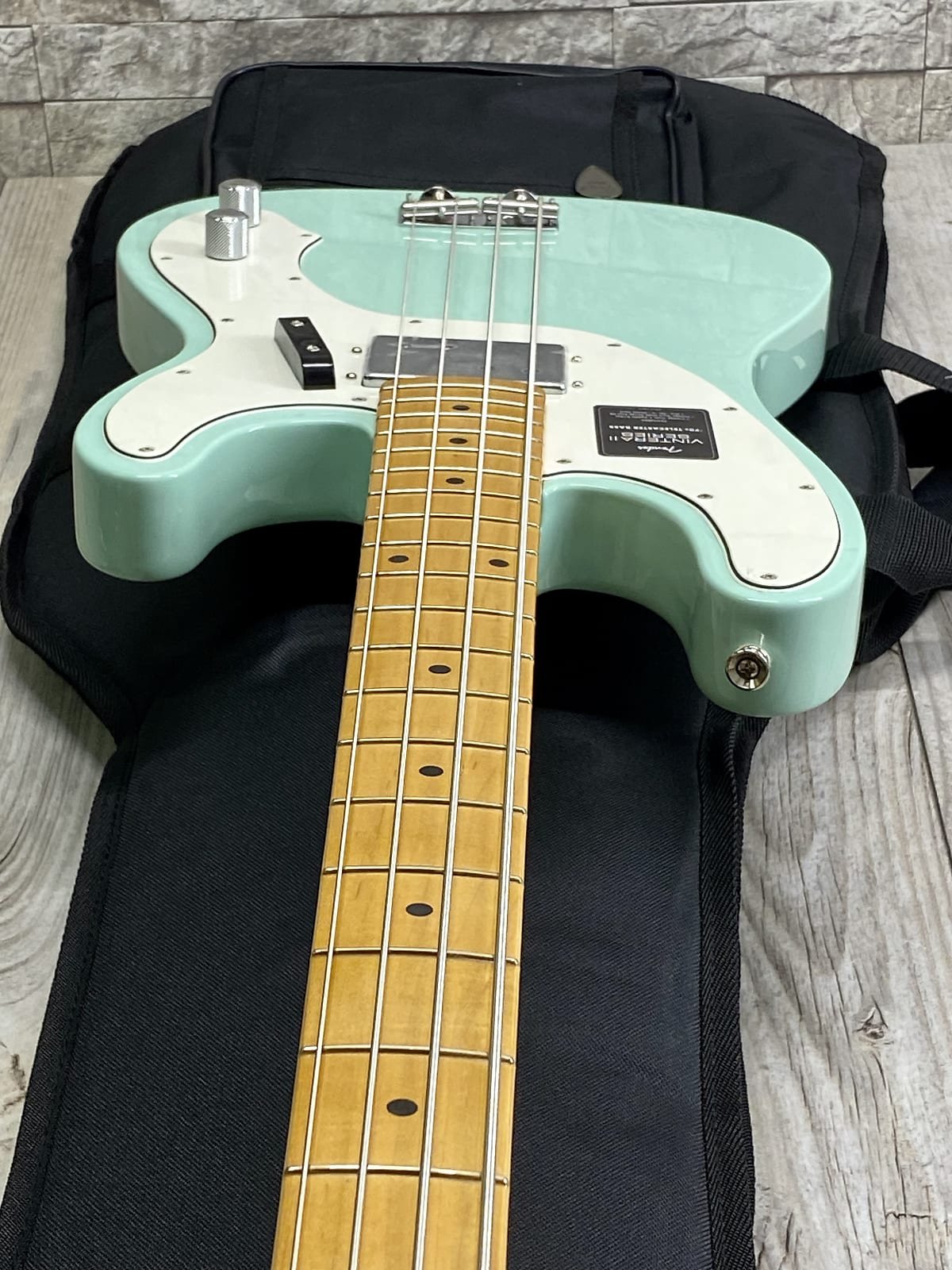 Fender Vintera II '70s Telecaster Bass with Gig Bag, Maple