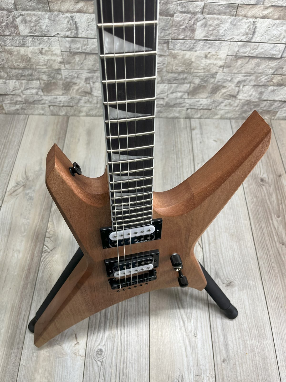Jackson Guitars #2910126557 JS Series Warrior JS32T, Amaranth