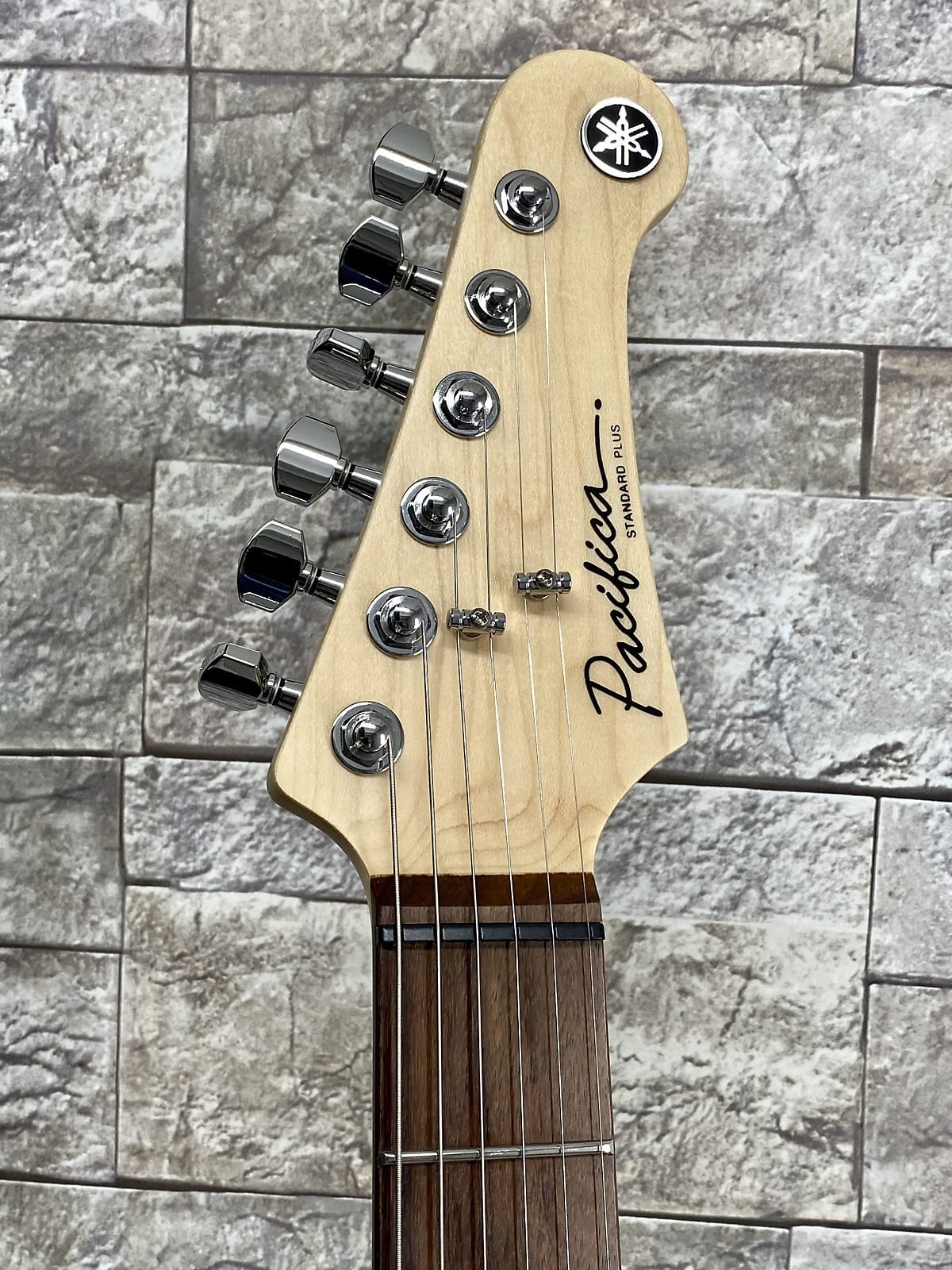 Yamaha PACS+12 SWH Pacifica Standard Plus - Shell White Electric