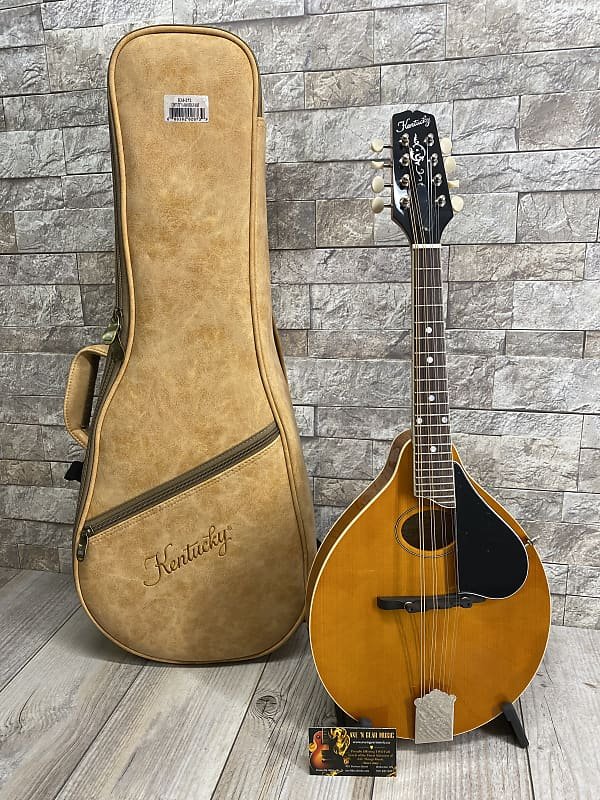 Kentucky KM-272 Deluxe Oval Hole A-Style Mandolin WITH