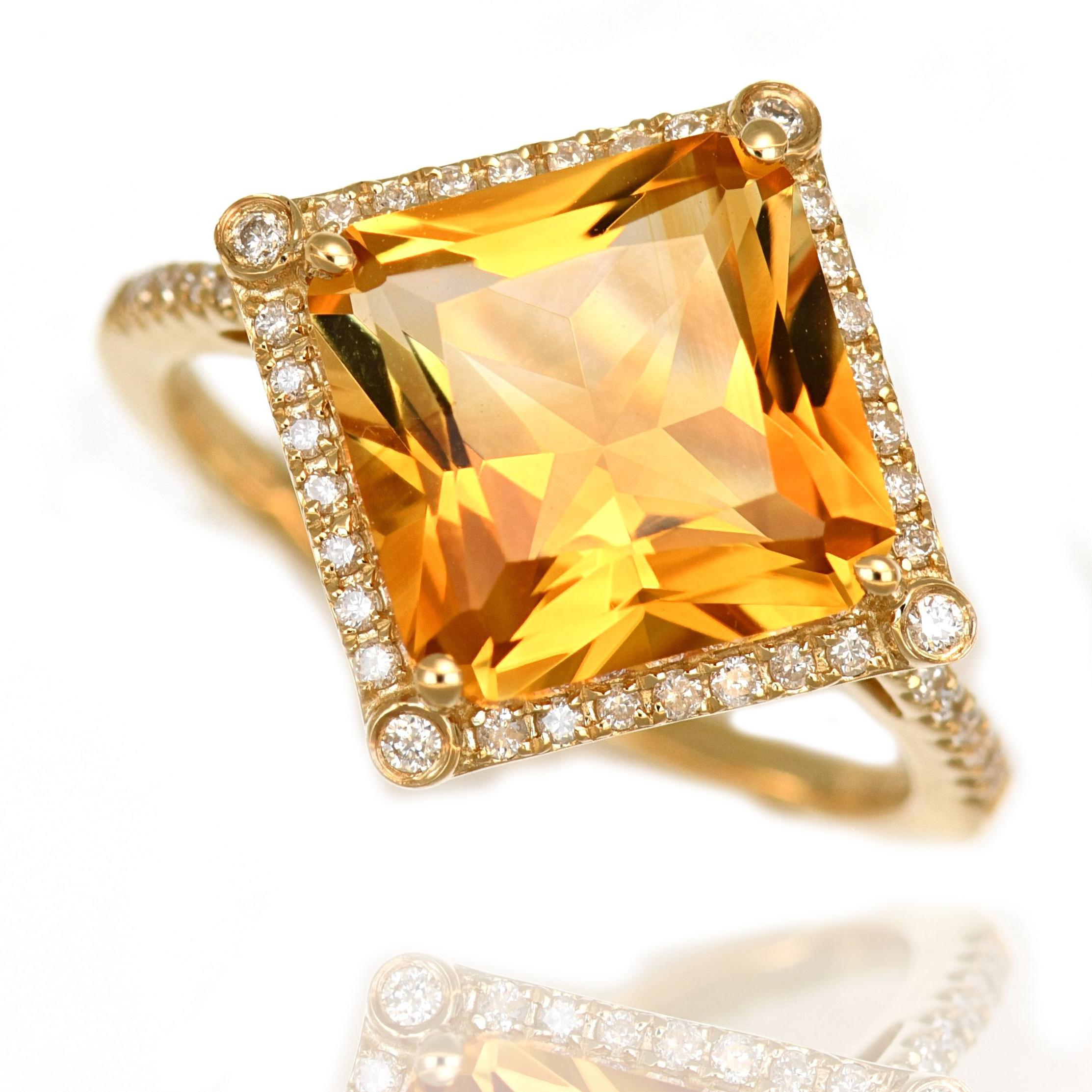 14kt yellow gold 4.22ct natural citrine and 46 round diamonds .21cttw fashion ring