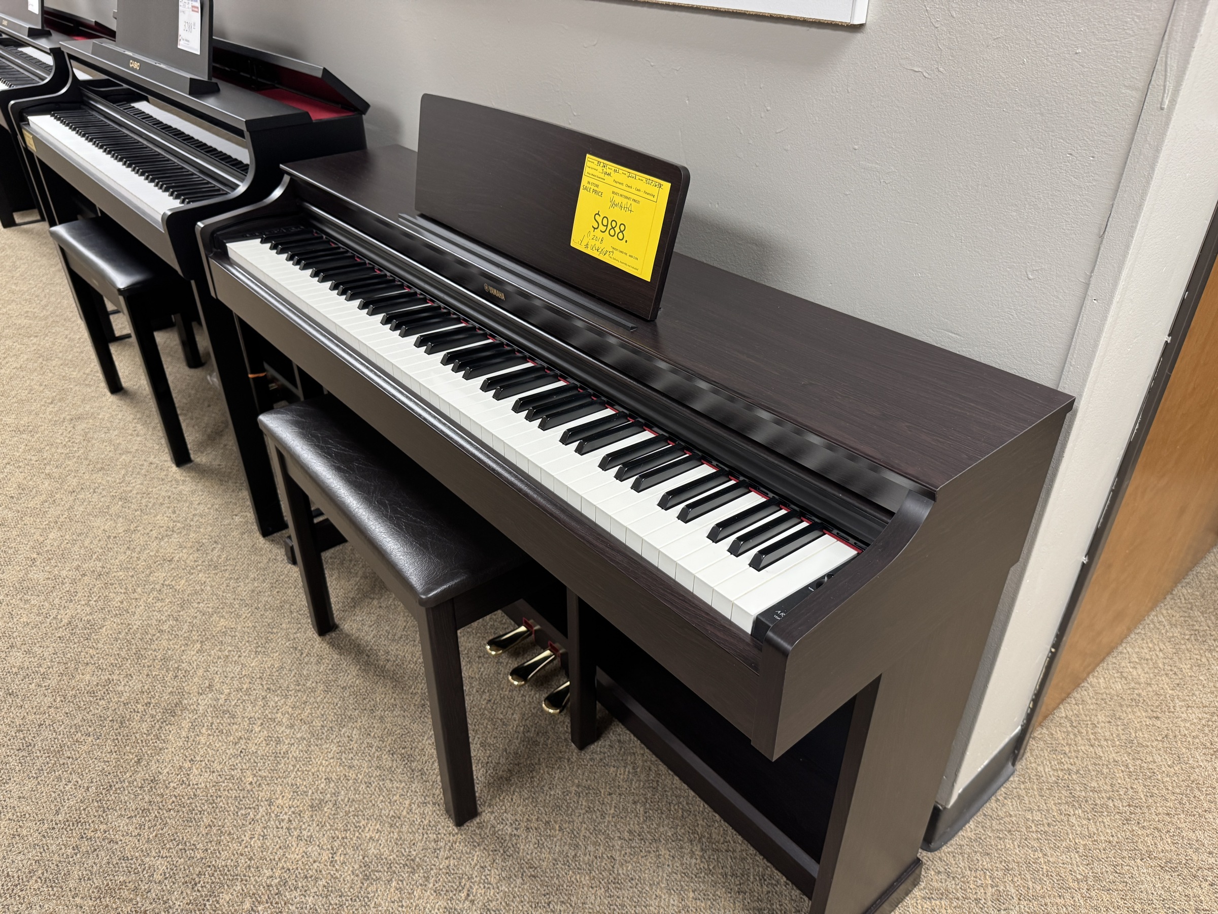 Used Yamaha YDP163 Arius w/Bench 1059C