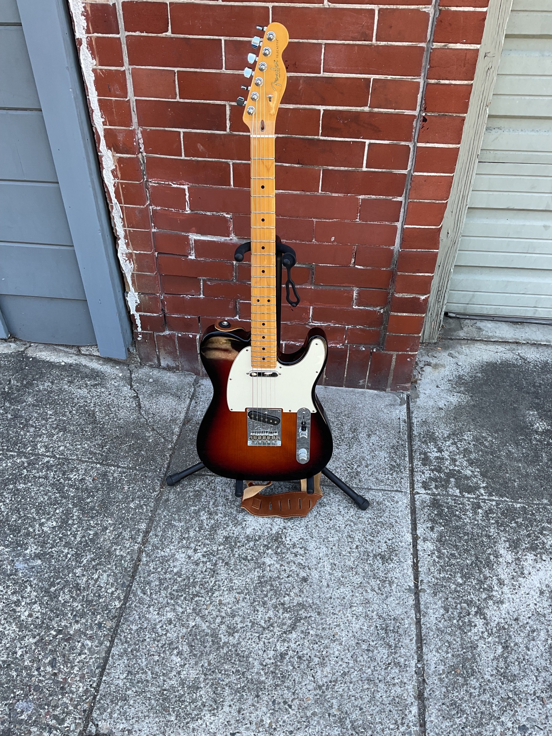 Fender American Standard Telecaster with Maple Fretboard 2015 - 3-Color Sunburst W/ OHSC