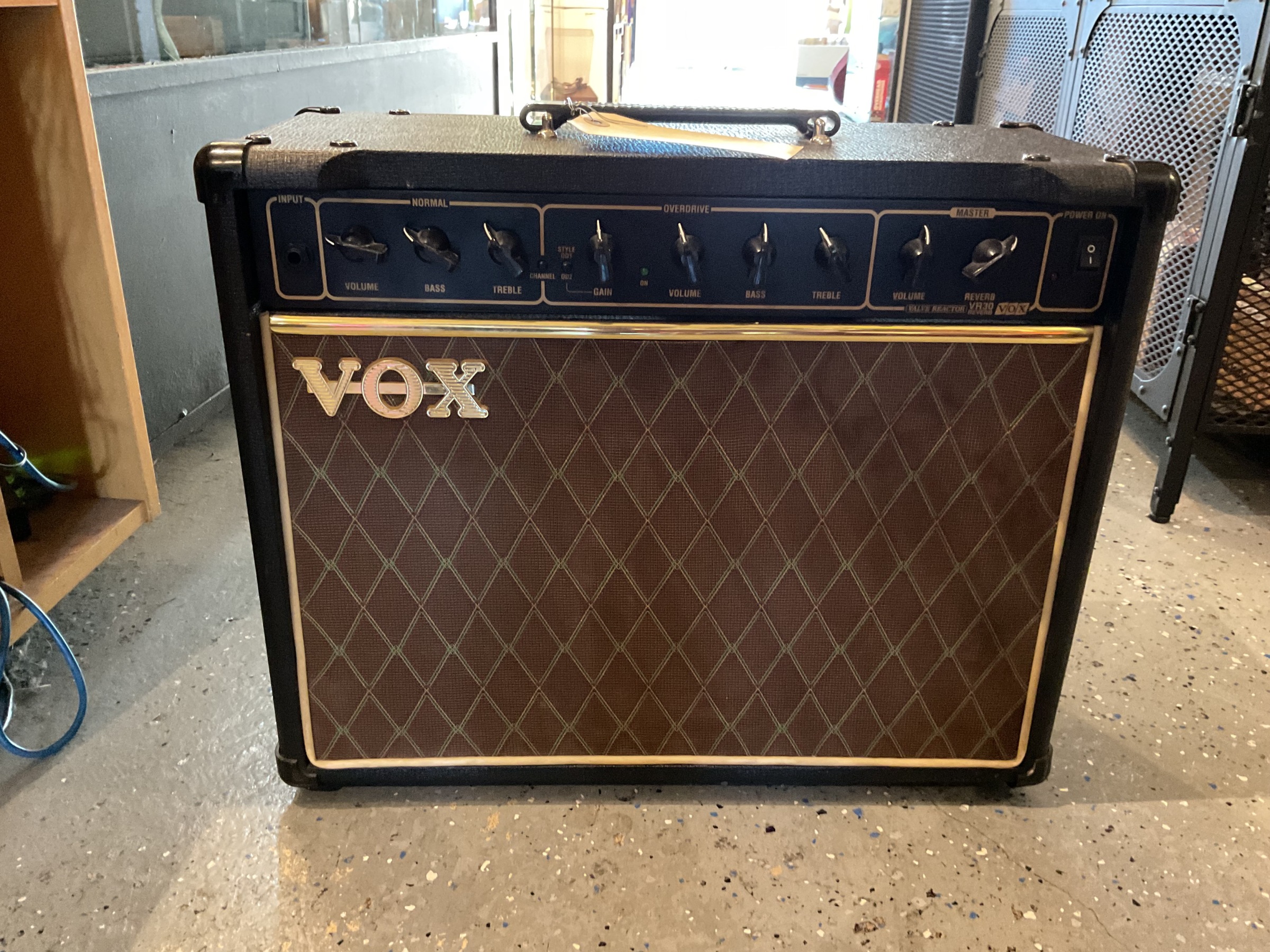 Vox VR30R Valve Reactor 2-Channel 30-Watt 1x10 Guitar Combo -Consignment  