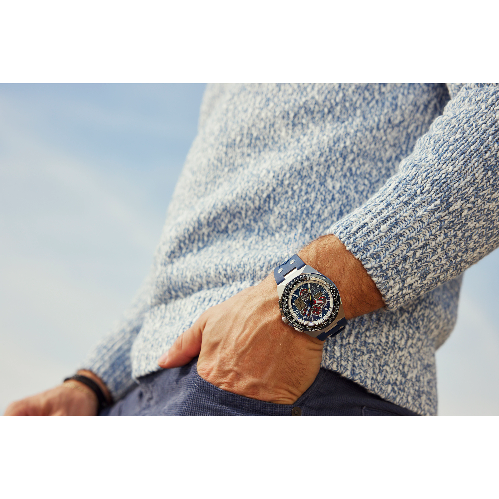 JY8156_00L_Lifestyle_4.png