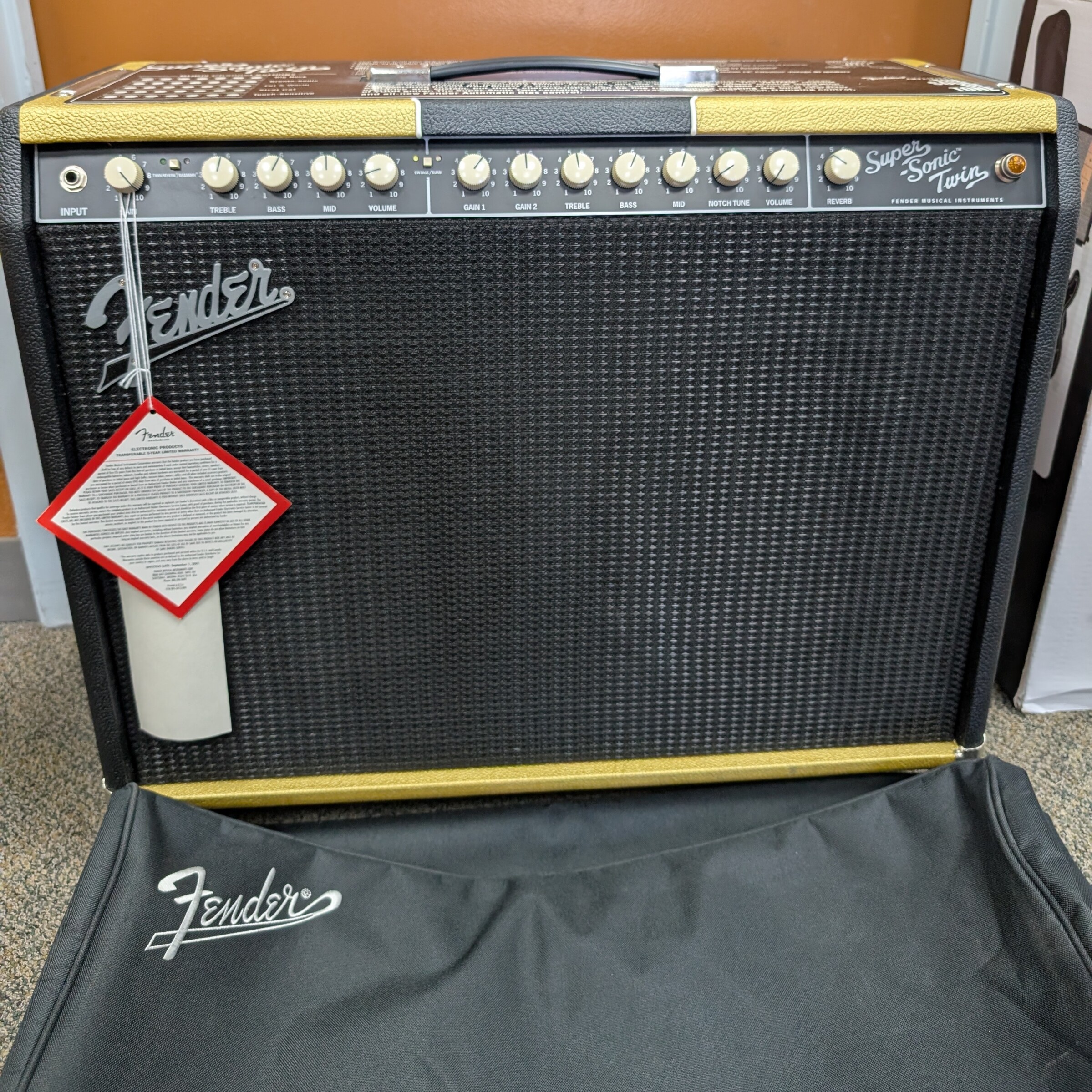 USED Fender Limited Edition Super-Sonic Twin Combo Black Gold, with 4-button FS and cover