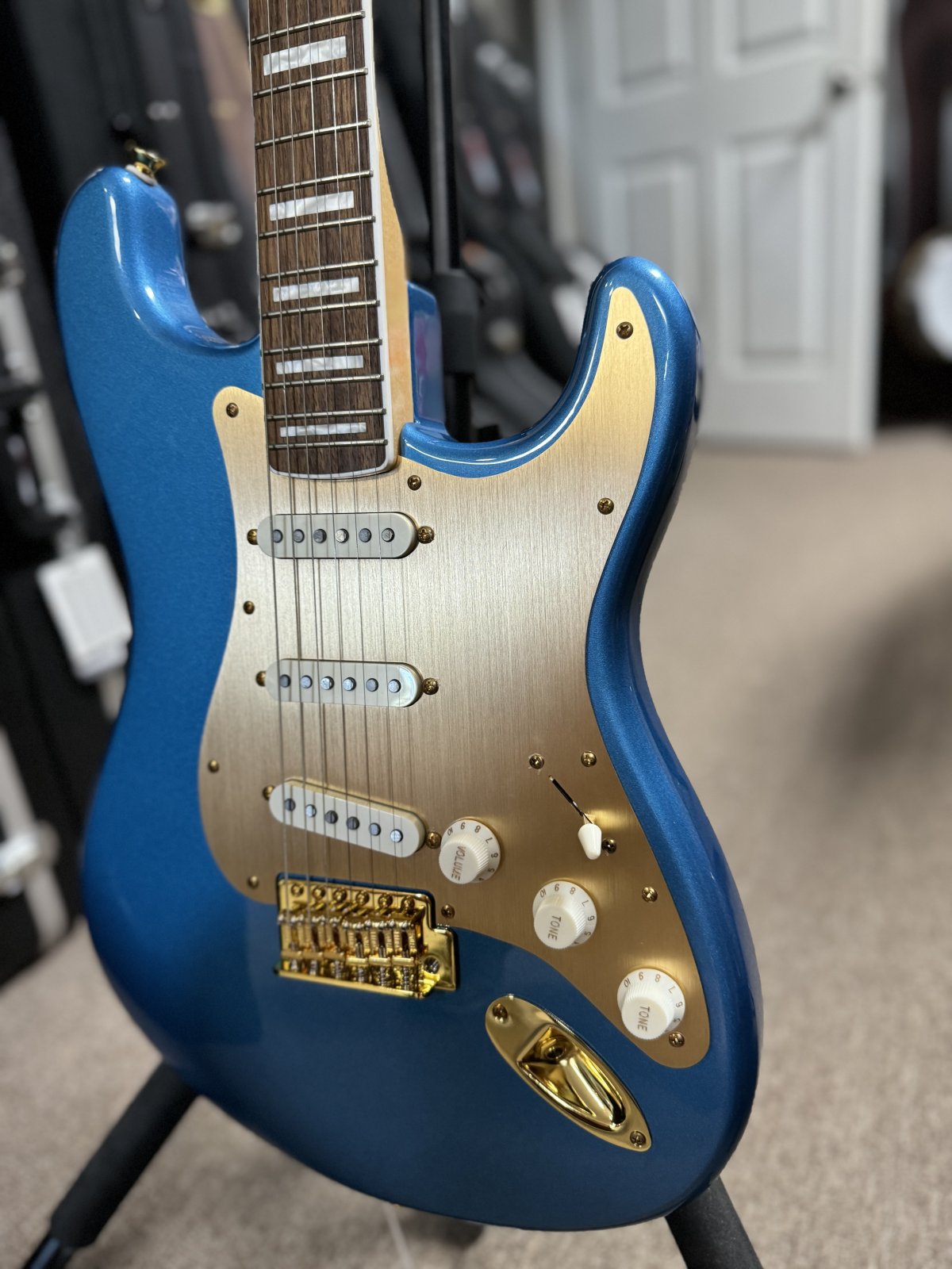 b*u様 Squier 40th Anniversary Stratocaste Squier_40th_Anniversary_Strato