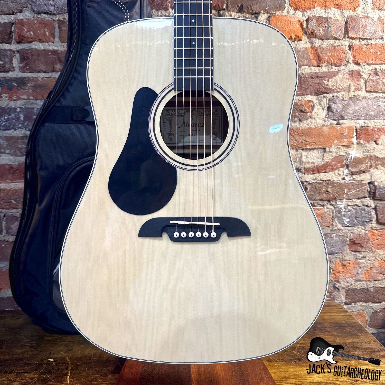 Alvarez Regent Left-Handed Dreadnought Acoustic Guitar w/ Deluxe GB *NEW* (2025 - Natural)