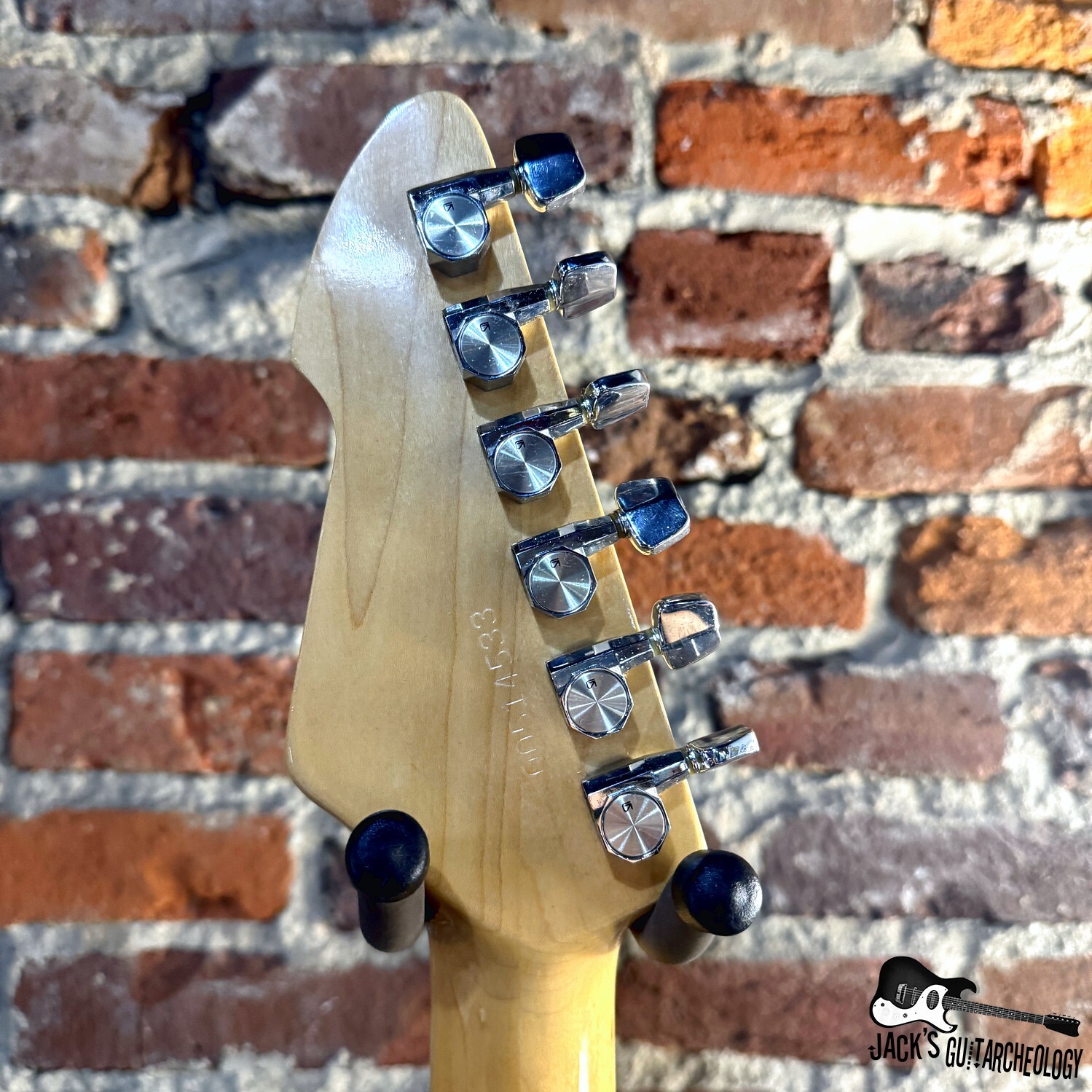Peavey T-60 Electric Guitar w/ OHSC & Gibson Bridge & Bigsby