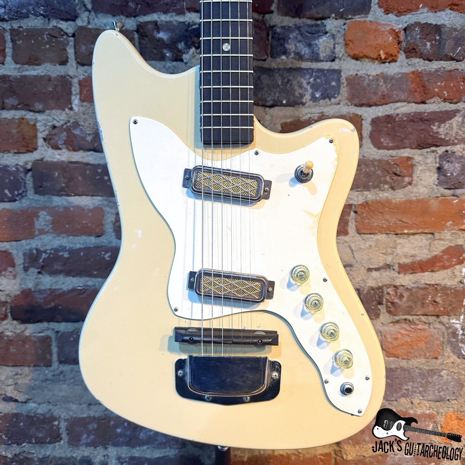 Silvertone / Harmony Bobkat Electric Guitar (1960s - Desert Sand)