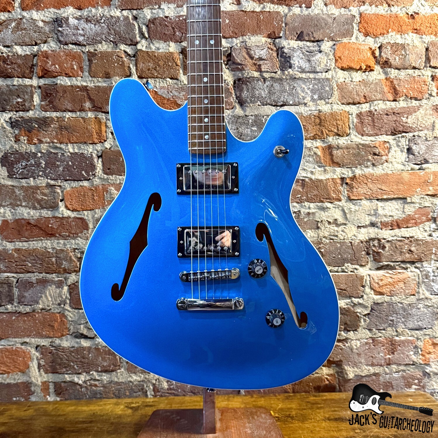 Squier Limited Edition Affinity Series Starcaster Deluxe Semi-Hollow Electric Guitar (2020s - Lake Placid Blue)