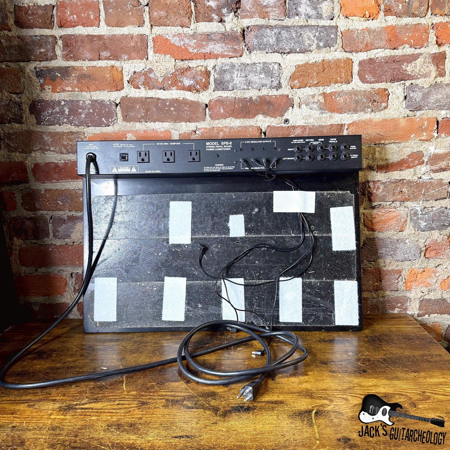 Furman Model SPB-8 Stereo Pedal Board Power Conditioner w/GB (2000s - Black)