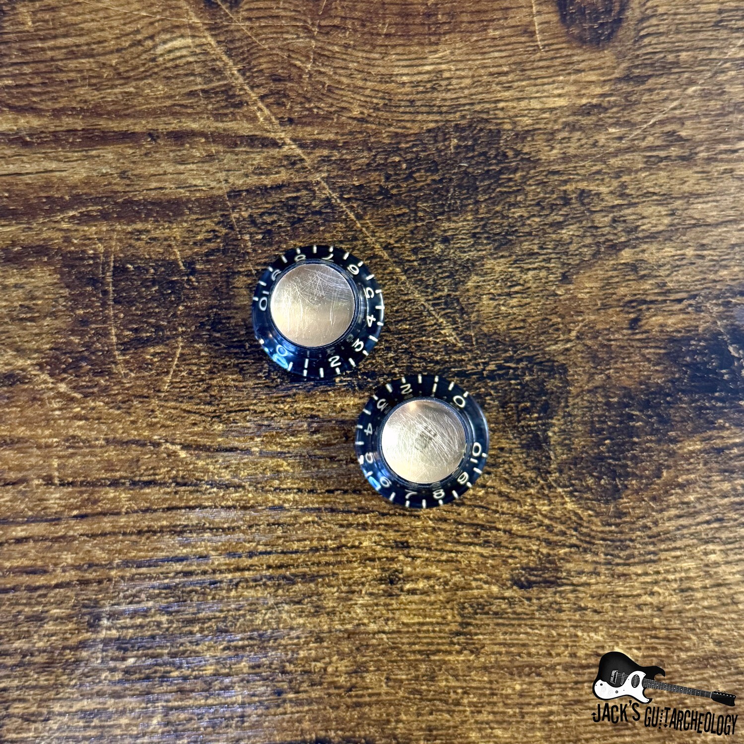 Gibson Custom Shop Reflector Knobs- 2 Tone *Relic'd* (2020s - Black/Gold)  