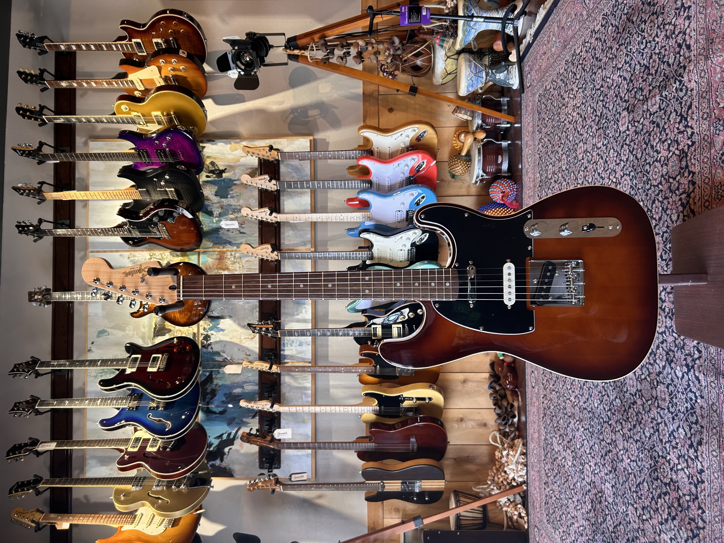 Squier Paranormal Custom Nashville Stratocaster, Laurel Fingerboard, Black Pickguard, Chocolate 2-Color Sunburst