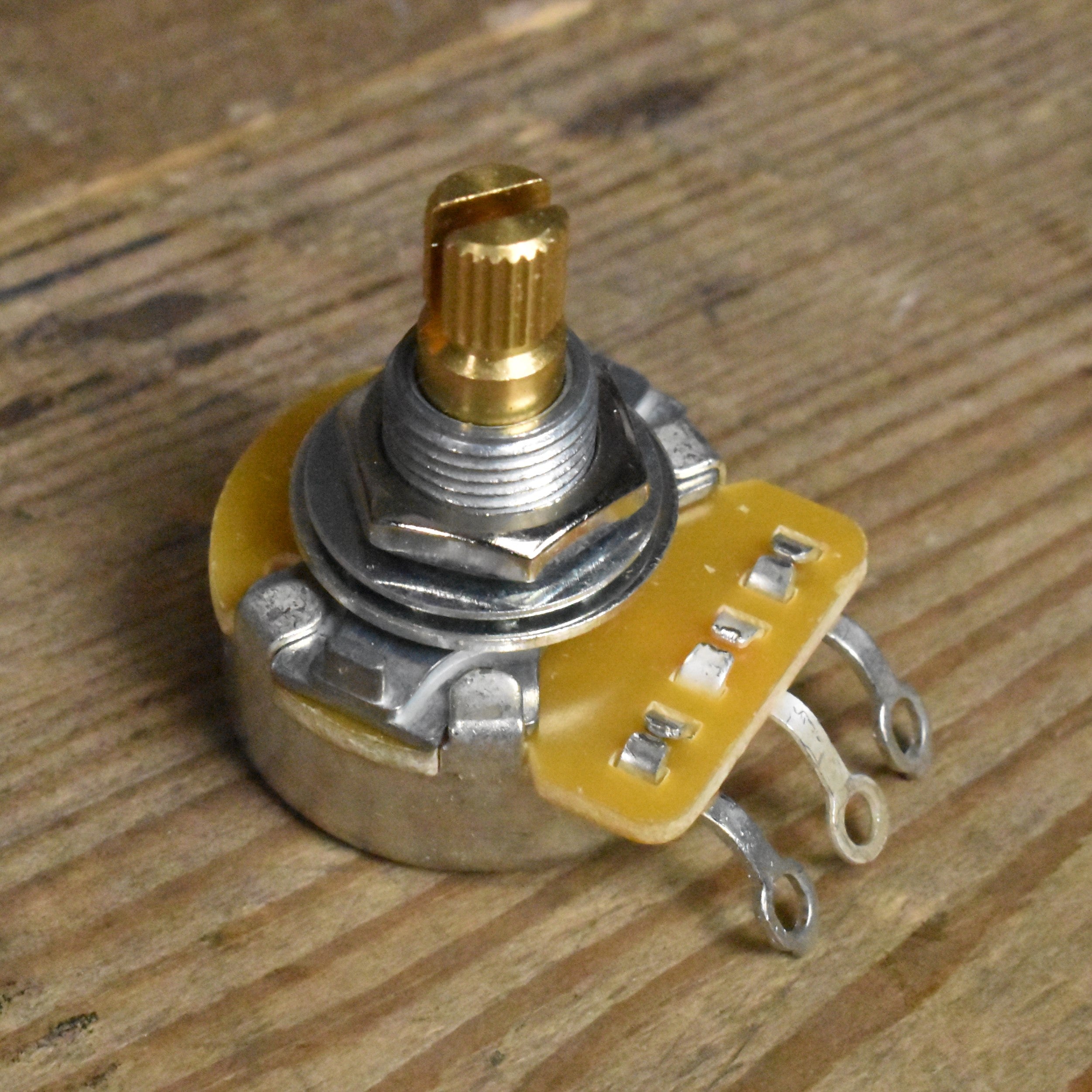 Potenziometro Lineare Chitarra Lineare - Per Chitarra E Basso, Colore Argento, Made In Korea Potenziometro Alpha B500k