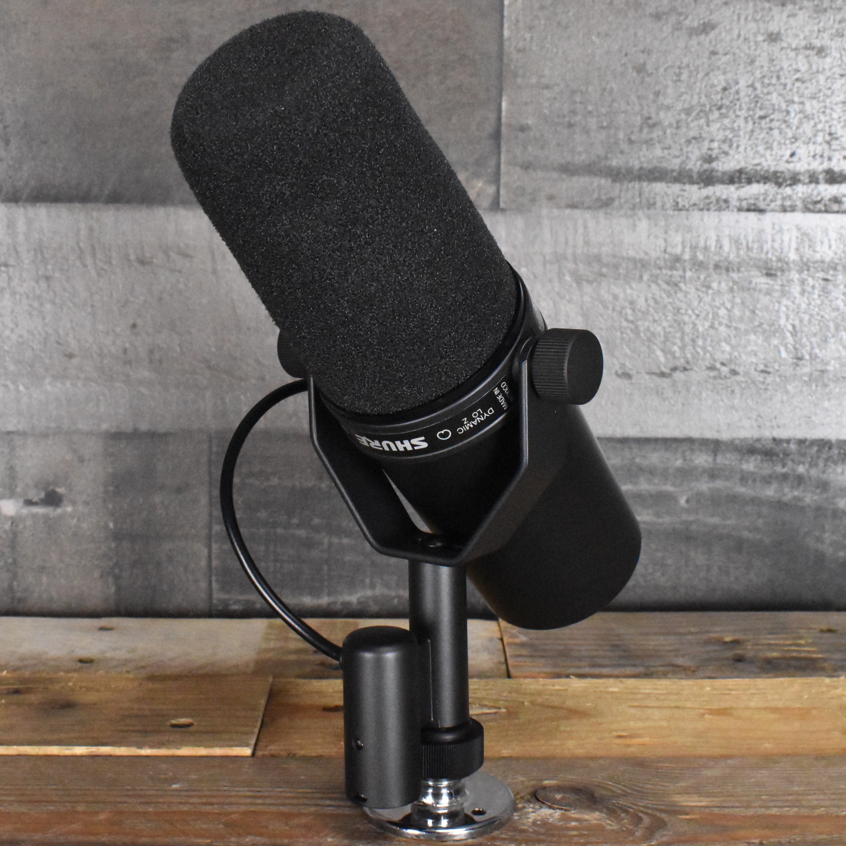 Shure Bundle | SM7B Dynamic Mic w/ Cloudlifter CL-1 Mic Activator
