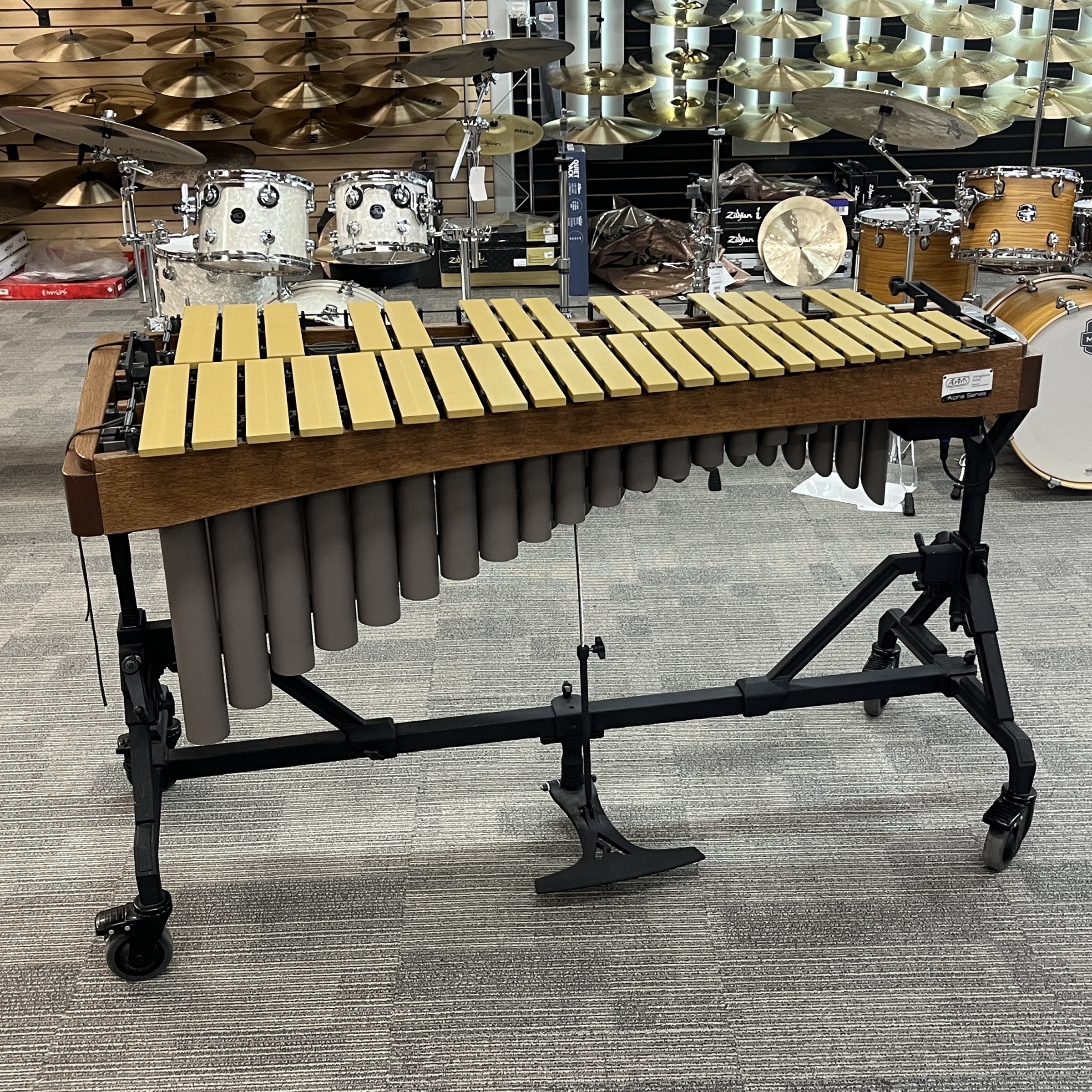 ADAMS VAGT30M440/9T2 ALPHA 3.0 GOLD BAR VIBRAPHONE W/MOTORTRAVELER FRAME A=440 #9T2 - USED