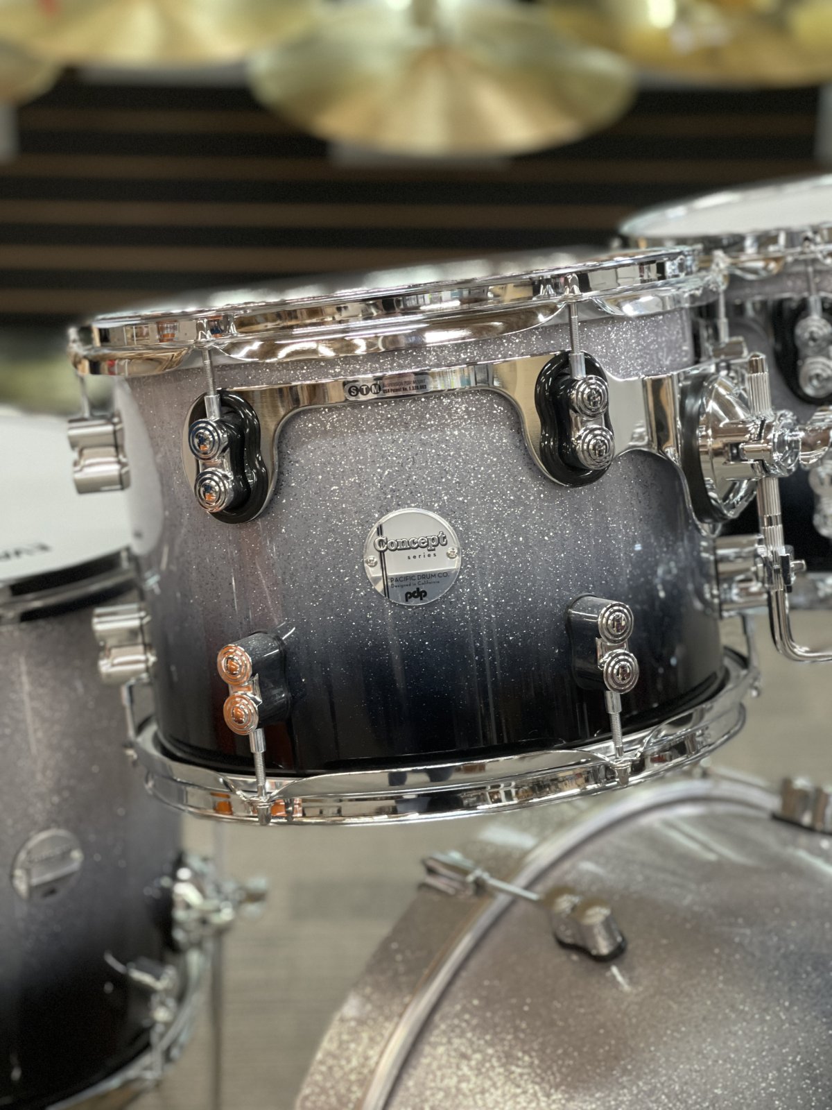PDP CONCEPT MAPLE LACQUER 4PC FUSION SHELL PACK SILVER TO