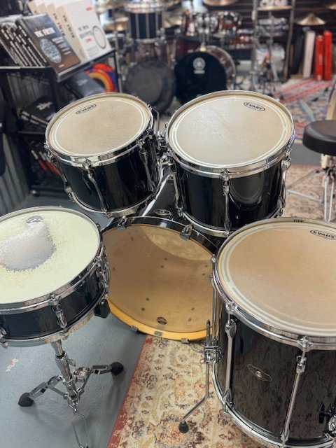 USED TAMA SUPERSTAR BIRCH 22-12-13-16-14 BLACK DRUM SET