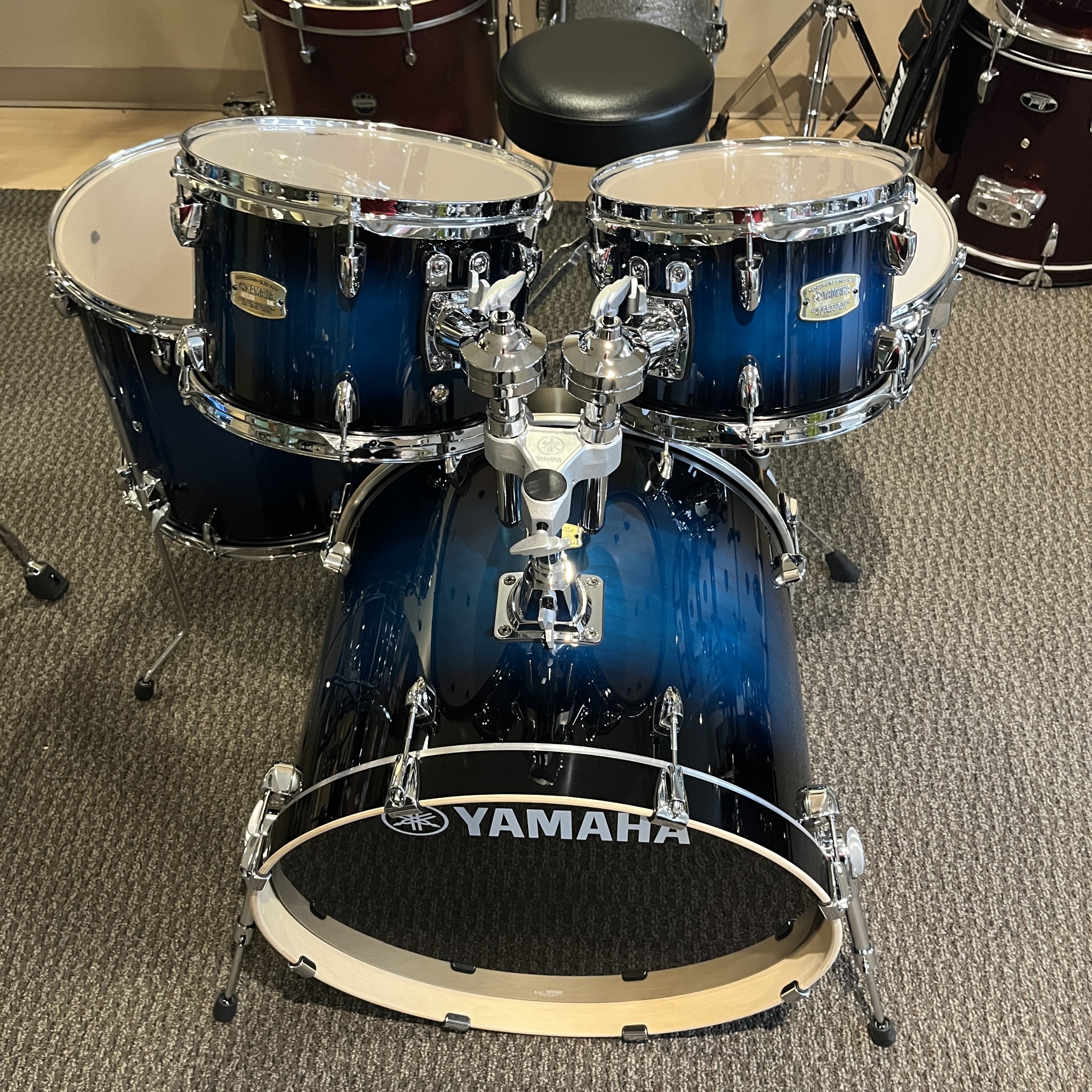 YAMAHA SBP2F50DUS STAGE CUSTOM 5PC 22B-10-12-16-14S DEEP BLUE SUNBURST - FLOOR MODEL