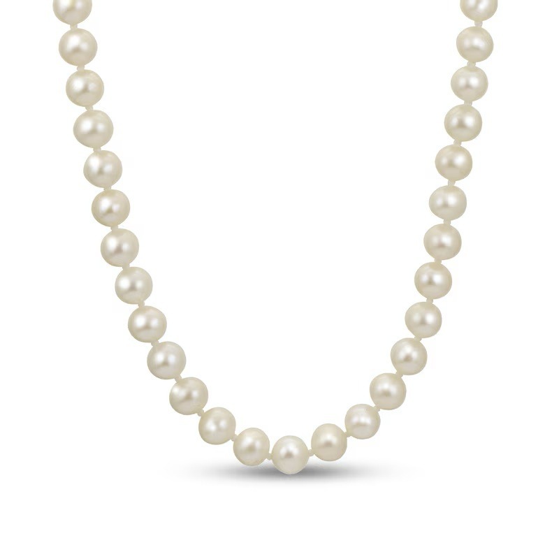 18 Pearl Strand, 5 - 5.5mm Edison Pearls, cultured freshwater, individually knotted with 18K Yellow gold clasp 